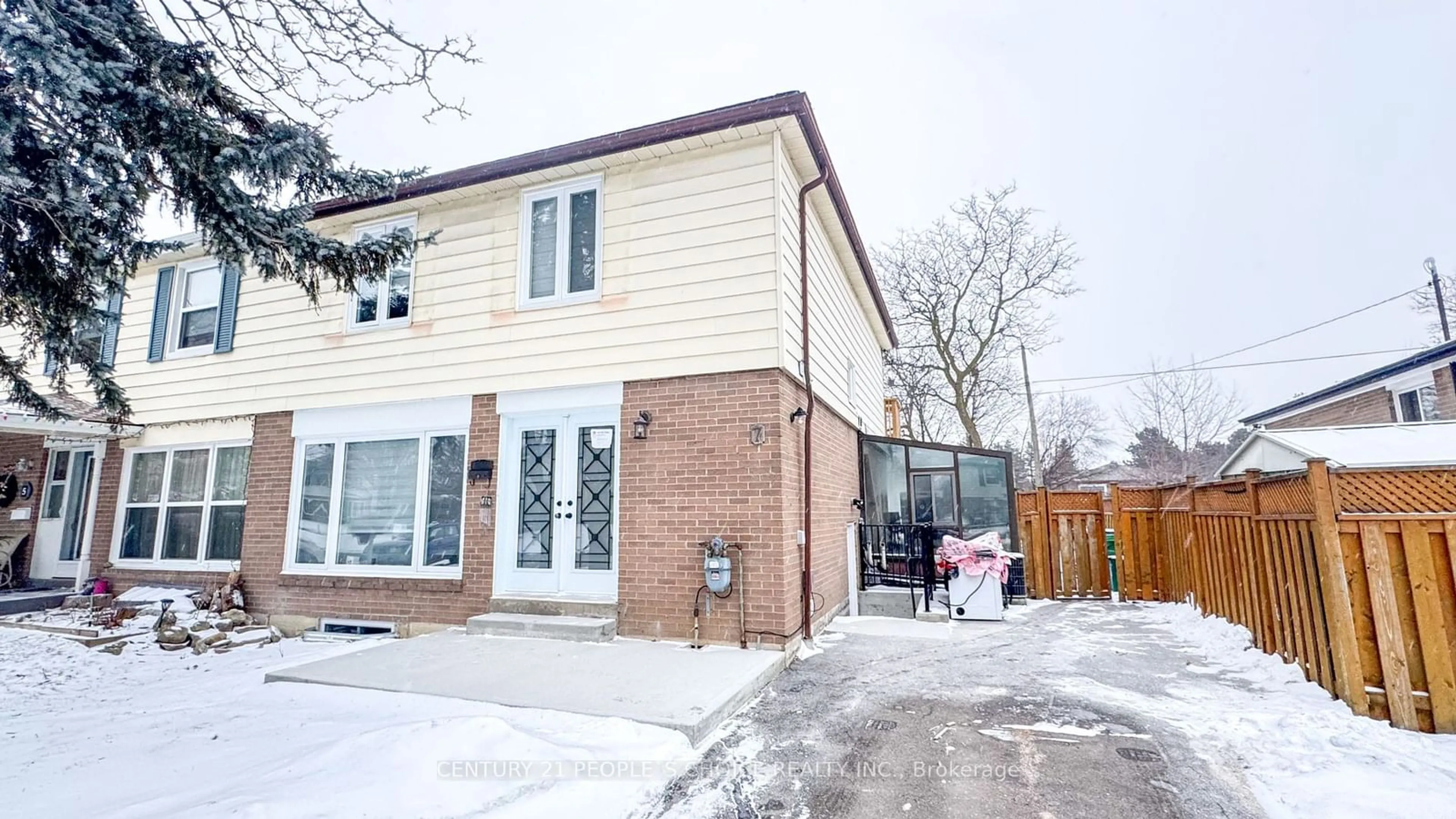 Home with brick exterior material, street for 7 Dalraith Cres, Brampton Ontario L6T 2X4