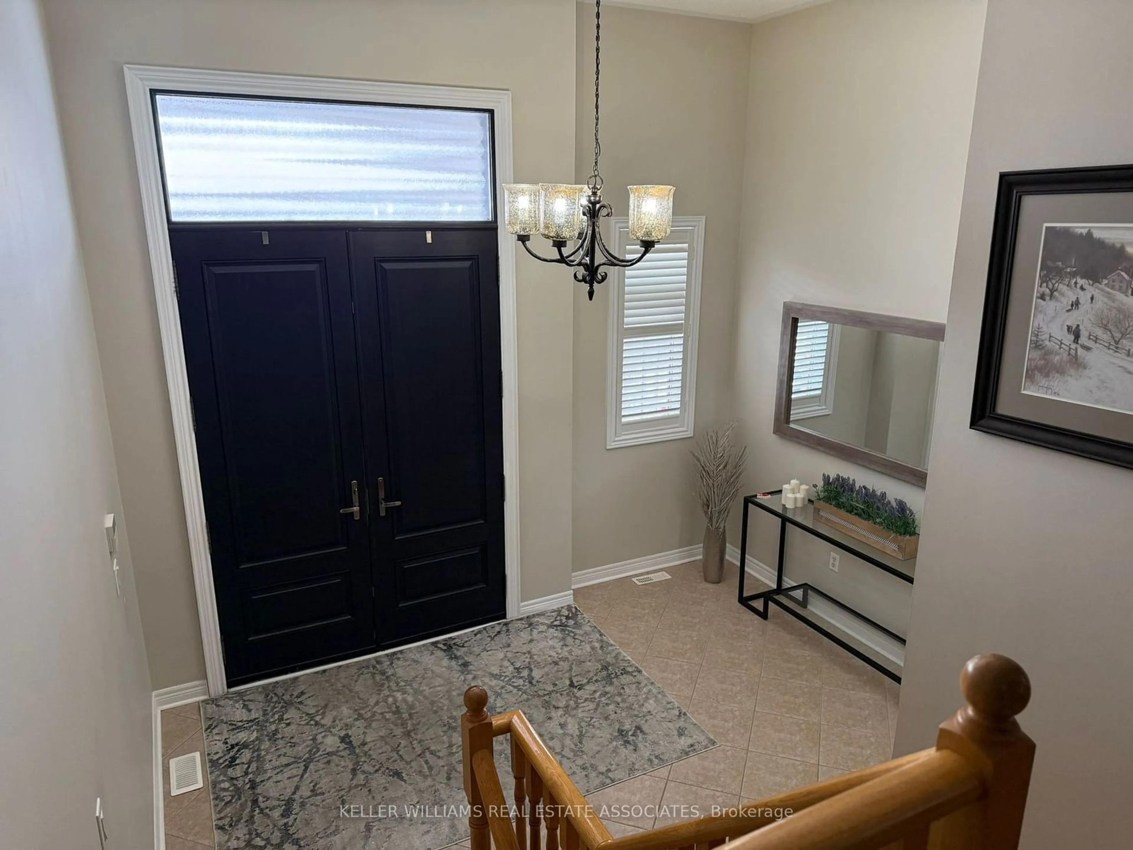 Indoor entryway for 37 Chevrolet Dr, Brampton Ontario L7A 3C3