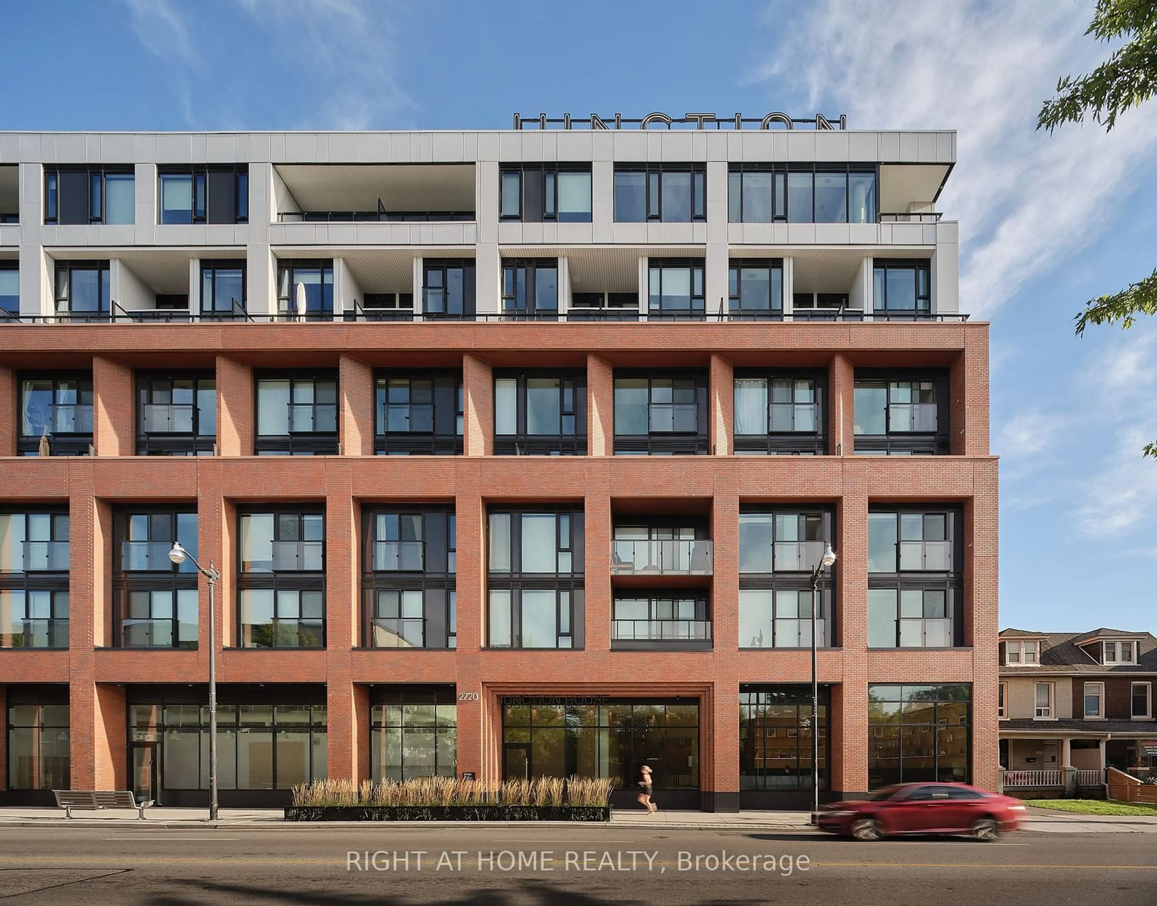 Home with brick exterior material, building for 2720 Dundas St #607, Toronto Ontario M6P 1Y2