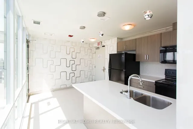 Additional image 5 of 80 Esther Lorrie Dr Unit 319