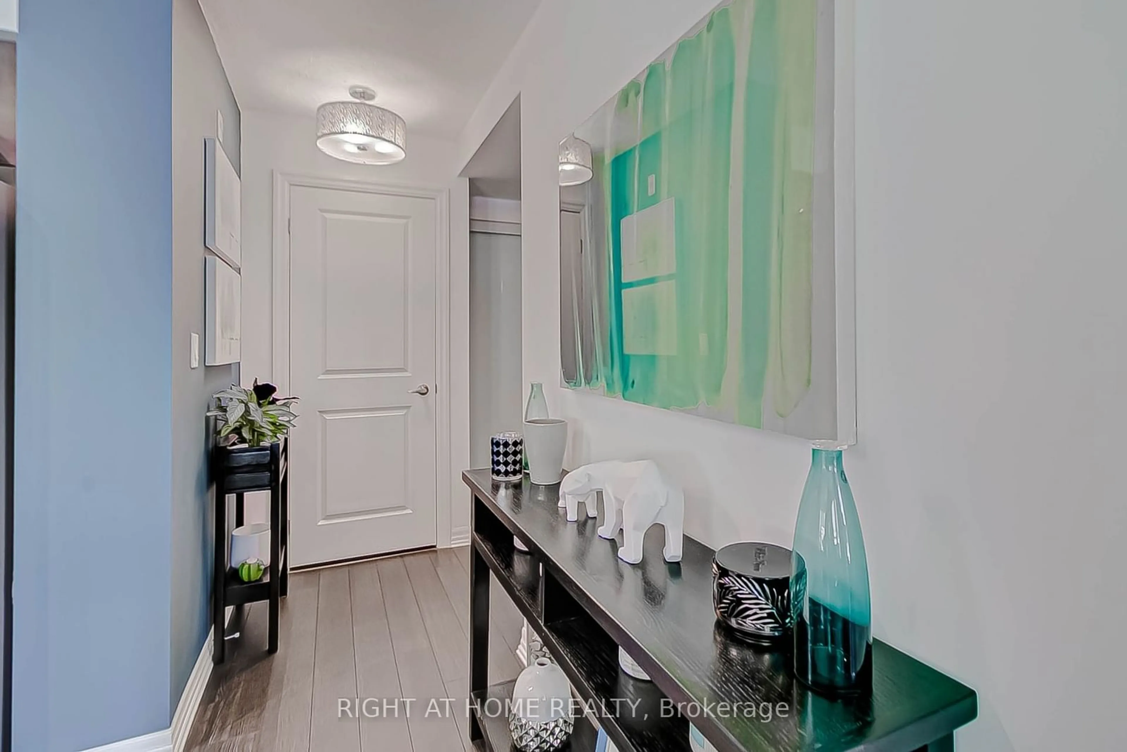 Indoor entryway for 80 Esther Lorrie Dr #319, Toronto Ontario M9W 0C6