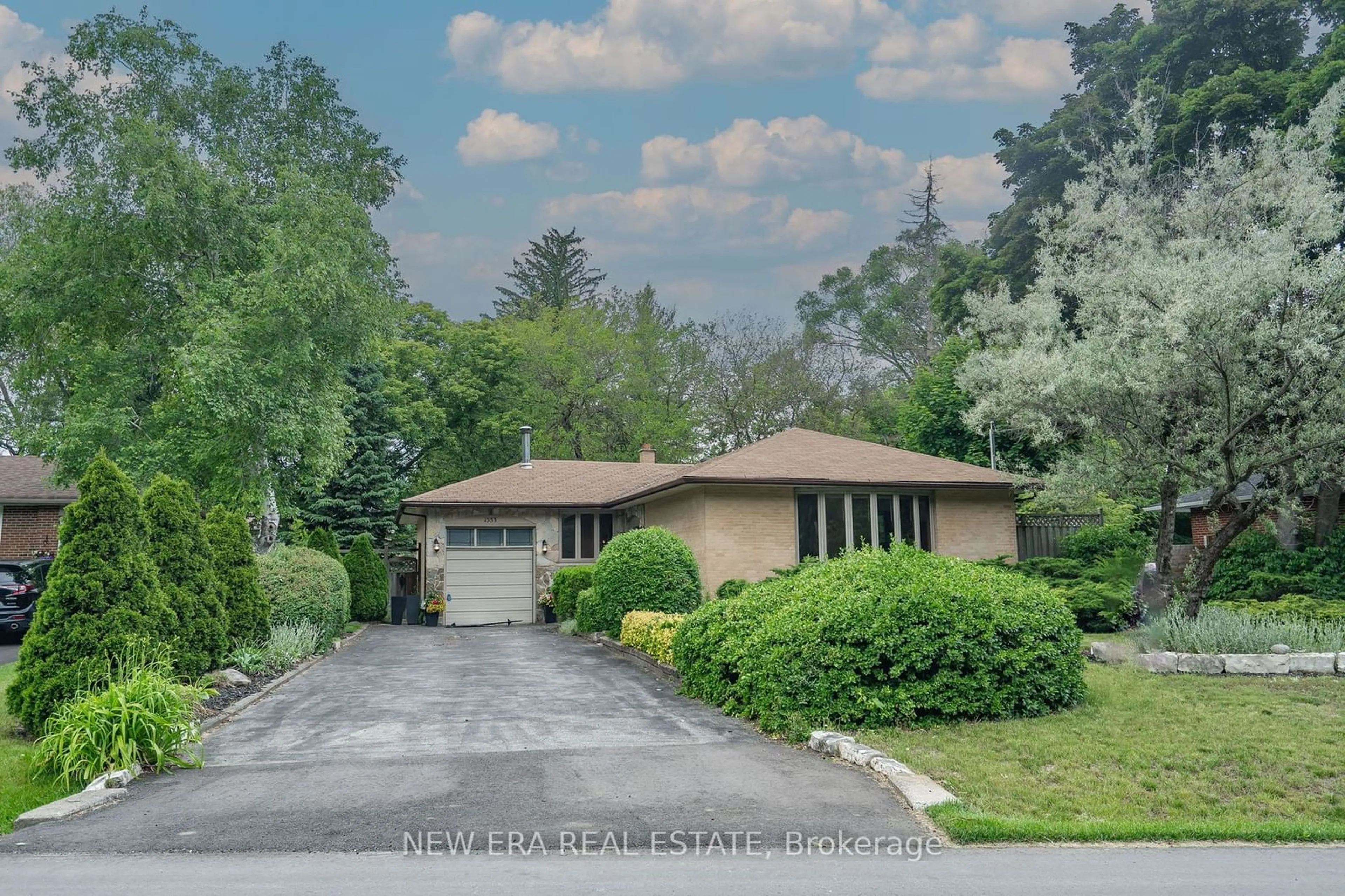 Unknown for 1553 Wembury Rd, Mississauga Ontario L5J 2L8