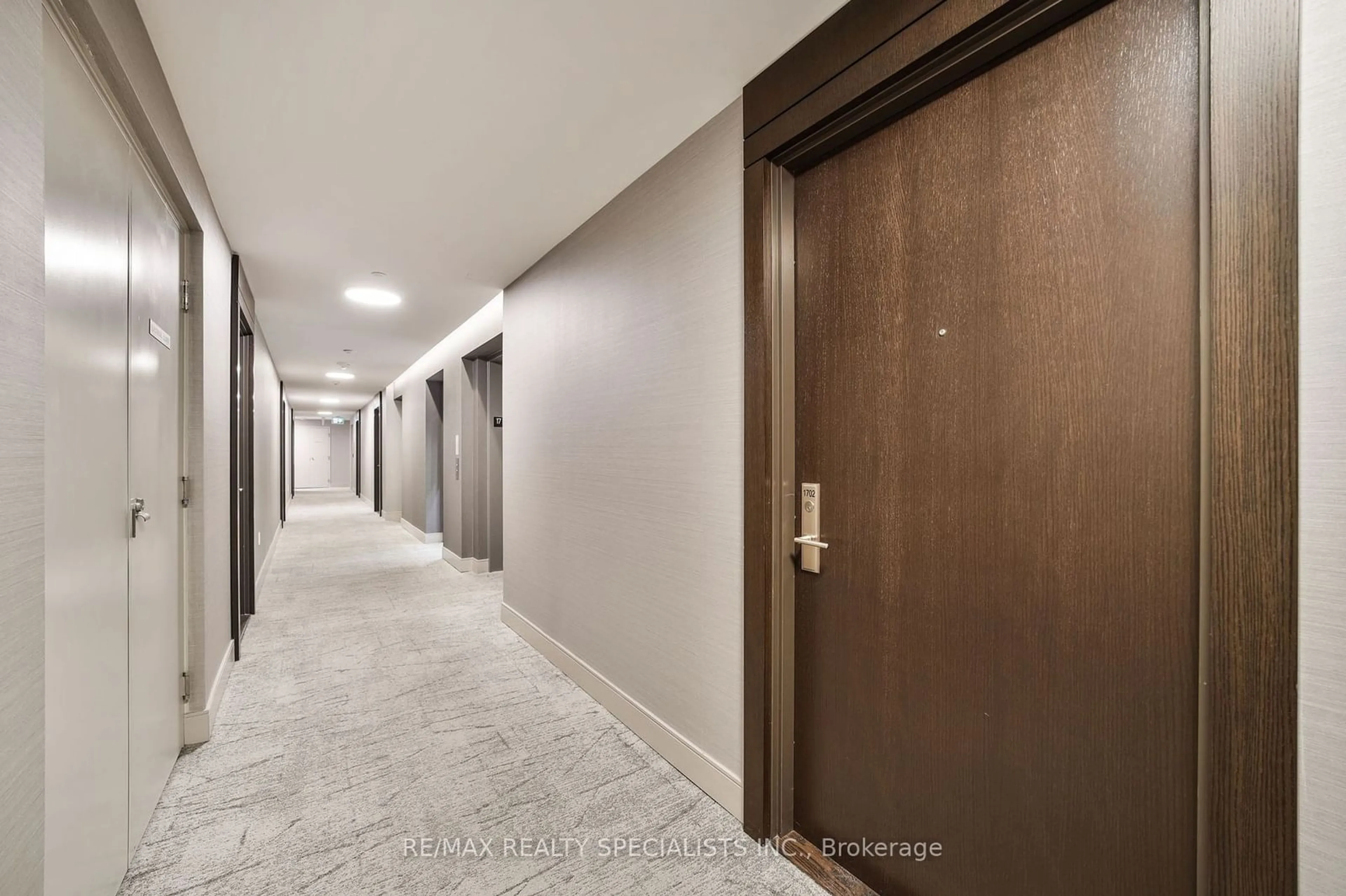 Indoor foyer for 8 Nahani Way #1702, Mississauga Ontario L4Z 0C6