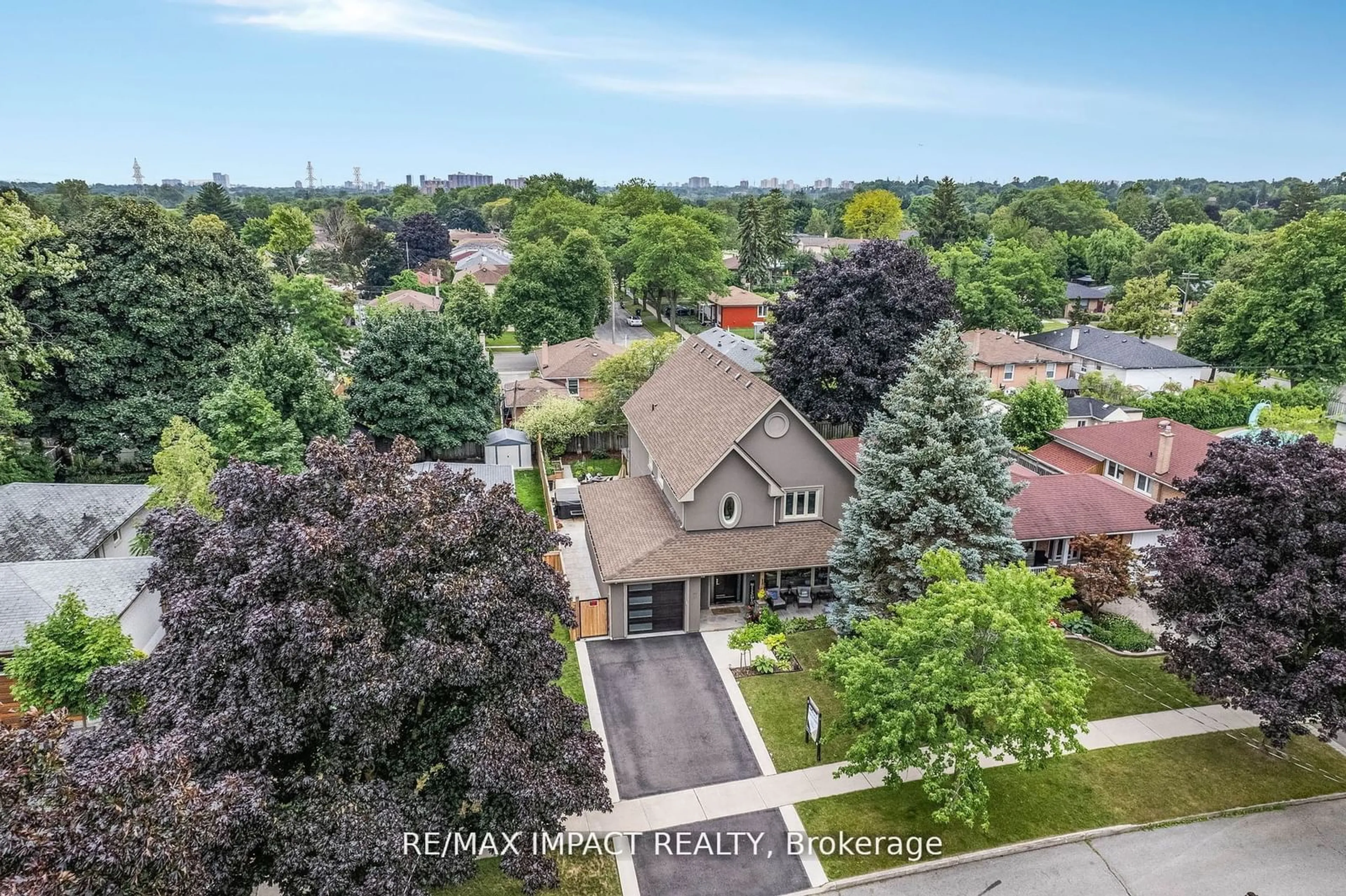 A pic from outside/outdoor area/front of a property/back of a property/a pic from drone, street for 7 Forest Path Crt, Toronto Ontario M9V 1L4