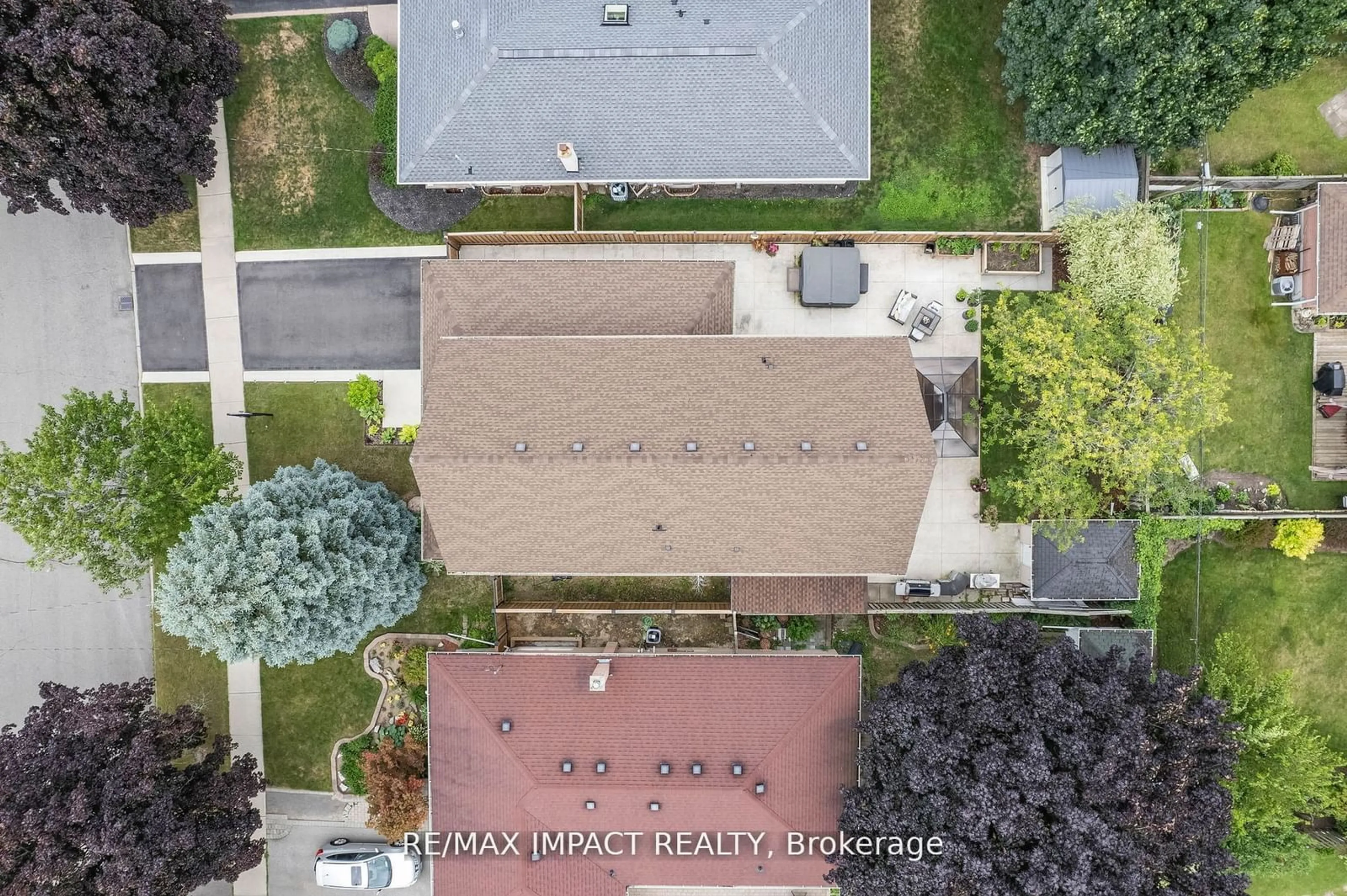 A pic from outside/outdoor area/front of a property/back of a property/a pic from drone, street for 7 Forest Path Crt, Toronto Ontario M9V 1L4