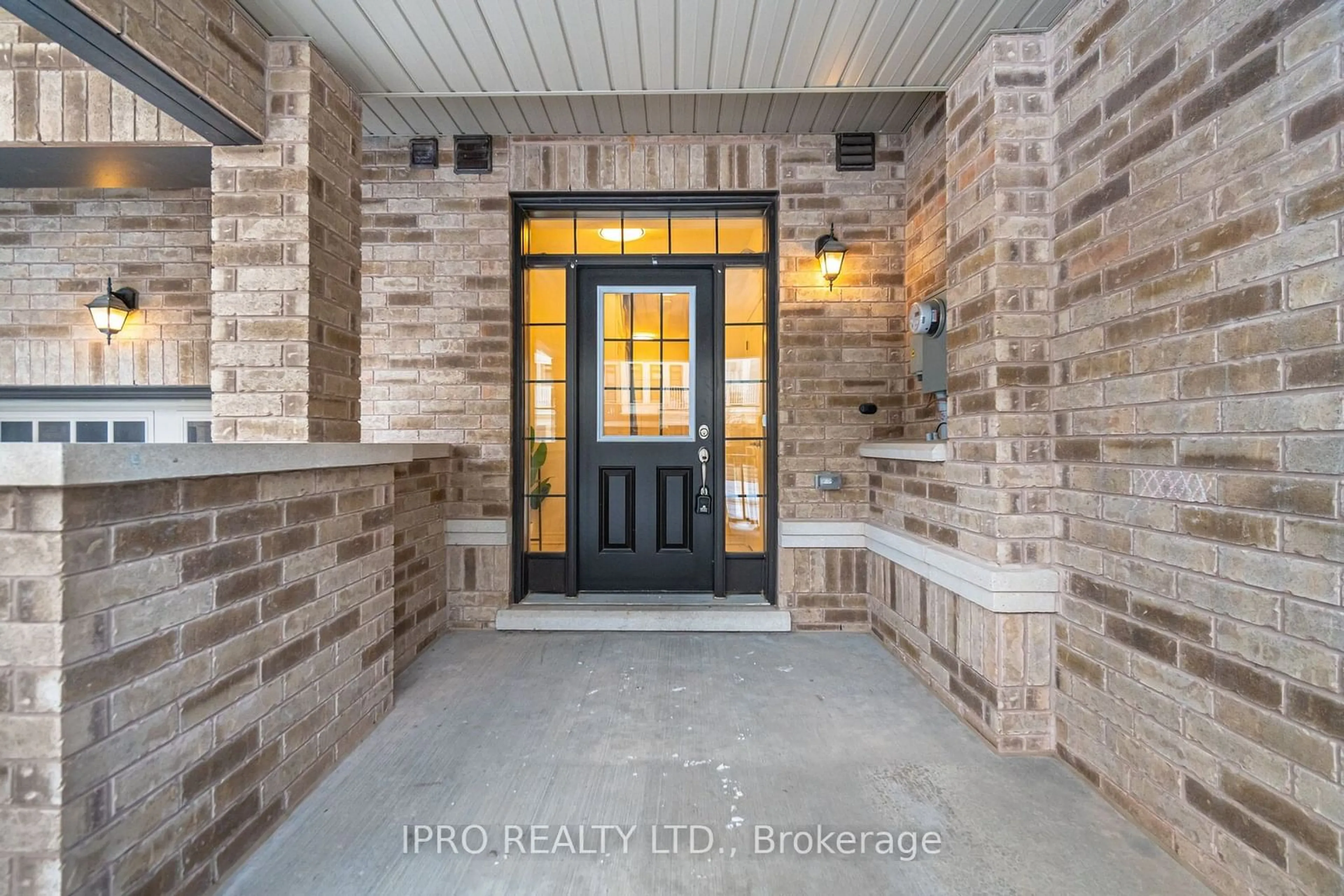 Indoor entryway for 1187 Lloyd Landing Dr, Milton Ontario L9T 2X5