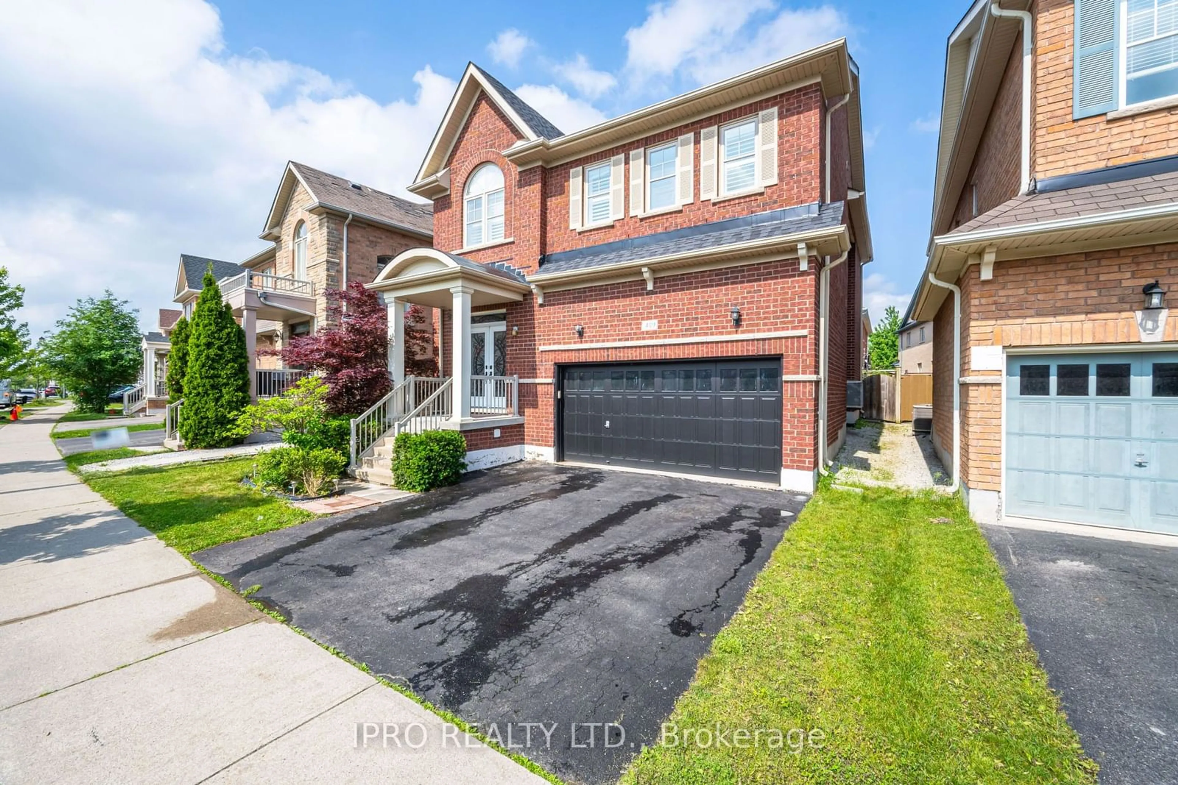 Home with brick exterior material, street for 409 Scott Blvd, Milton Ontario L9T 0T1