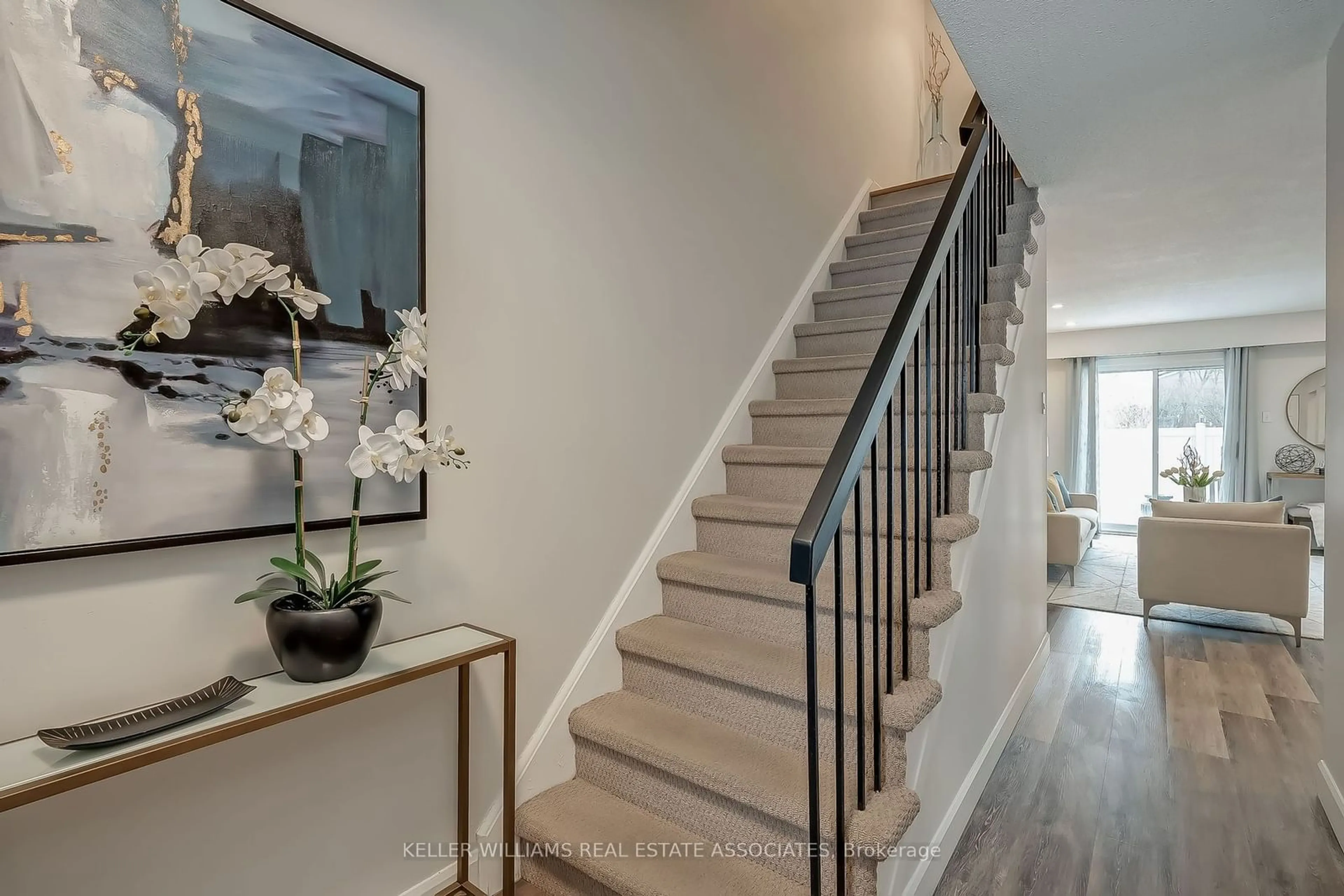 Indoor entryway for 2617 Windwood Dr #32, Mississauga Ontario L5N 2K6