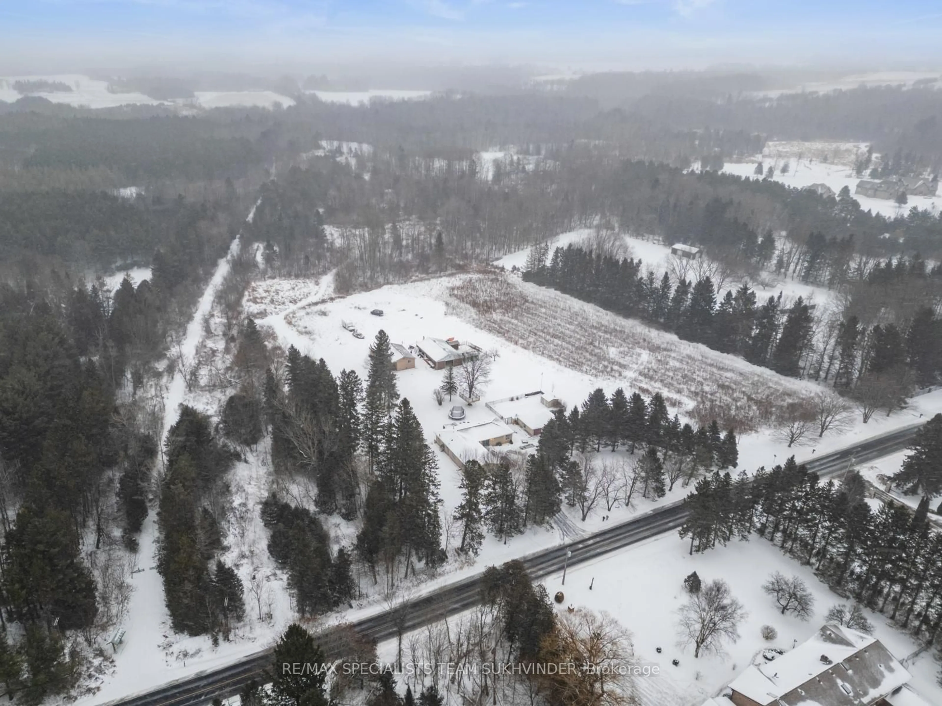 A pic from outside/outdoor area/front of a property/back of a property/a pic from drone, unknown for 15863 Heart Lake Rd, Caledon Ontario L7C 2L2