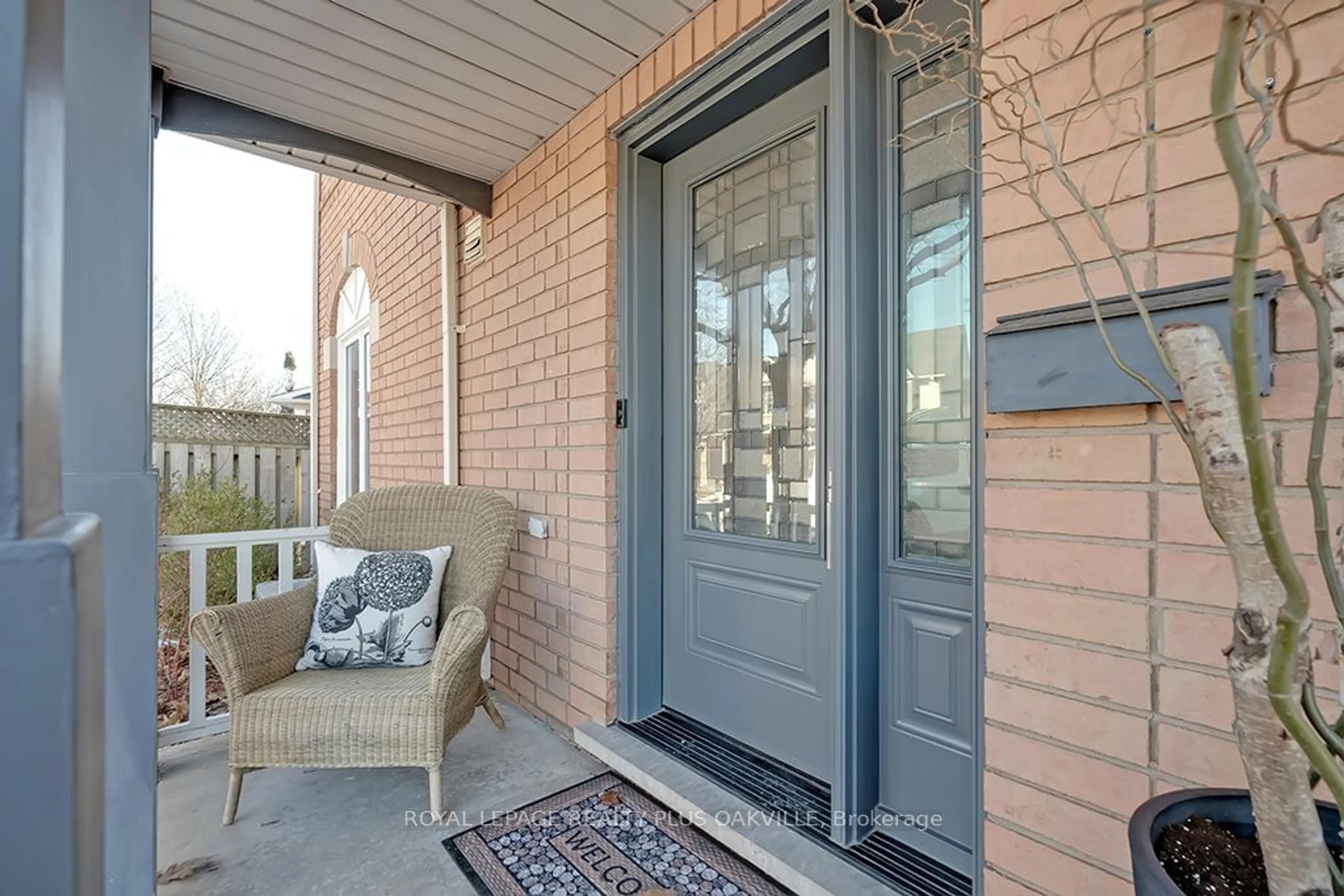 Indoor entryway for 2234 Shadetree Ave, Burlington Ontario L7L 6L4