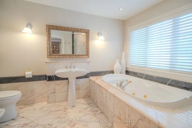 Additional property image - 56 Cameo St