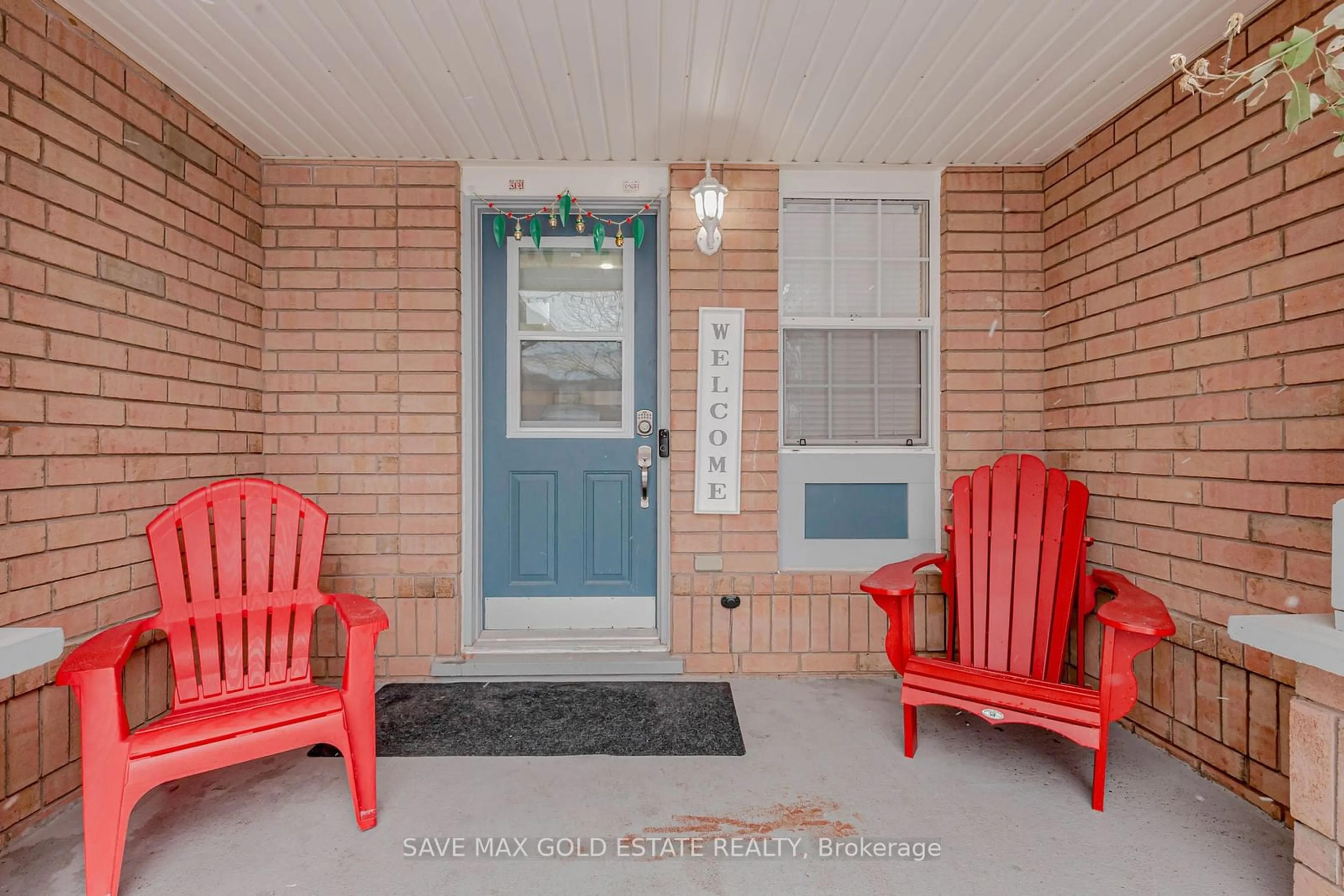 Indoor entryway for 354 Baverstock Cres, Milton Ontario L9T 5L2