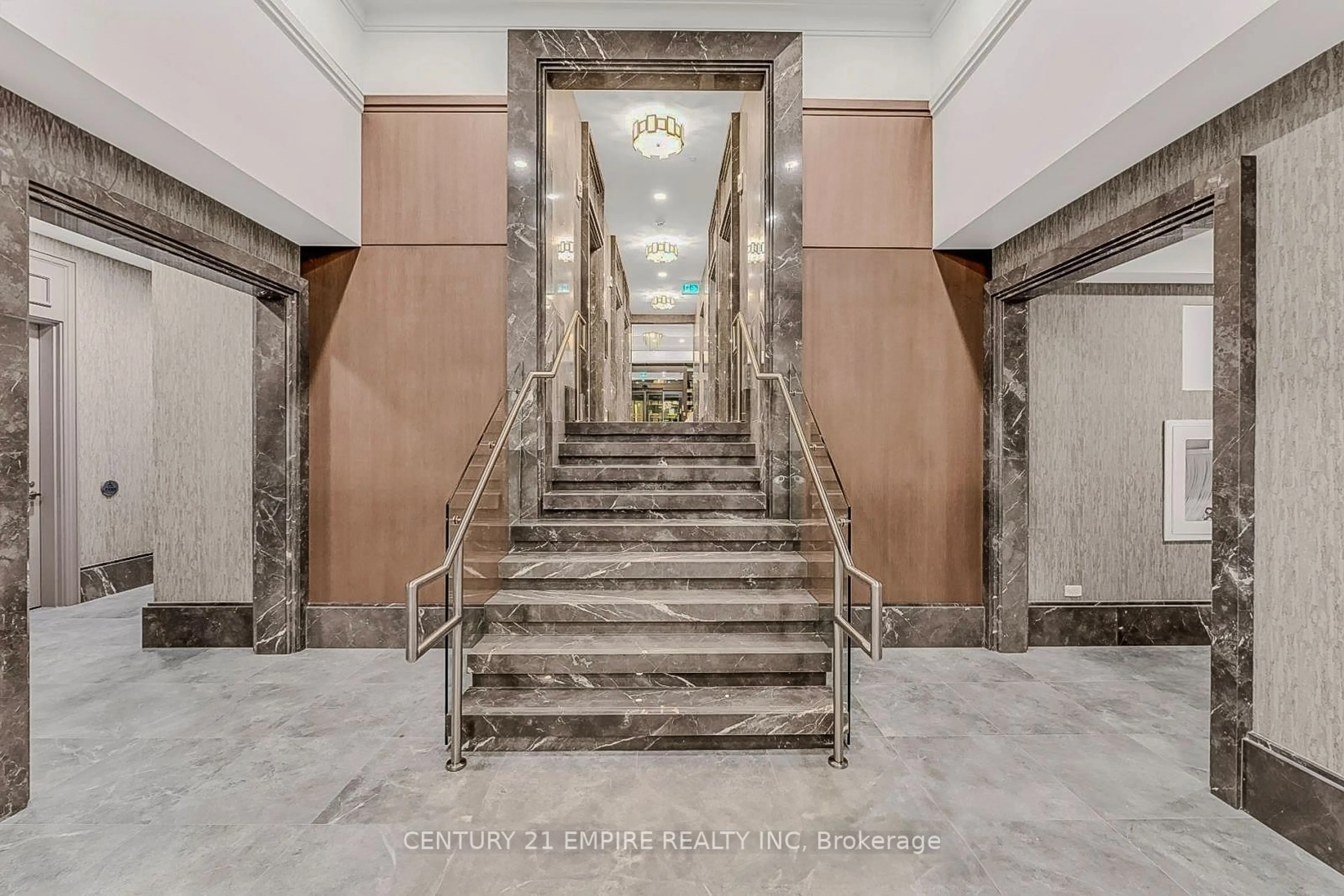 Indoor foyer for 30 Elm Dr #610, Mississauga Ontario L5B 0N6