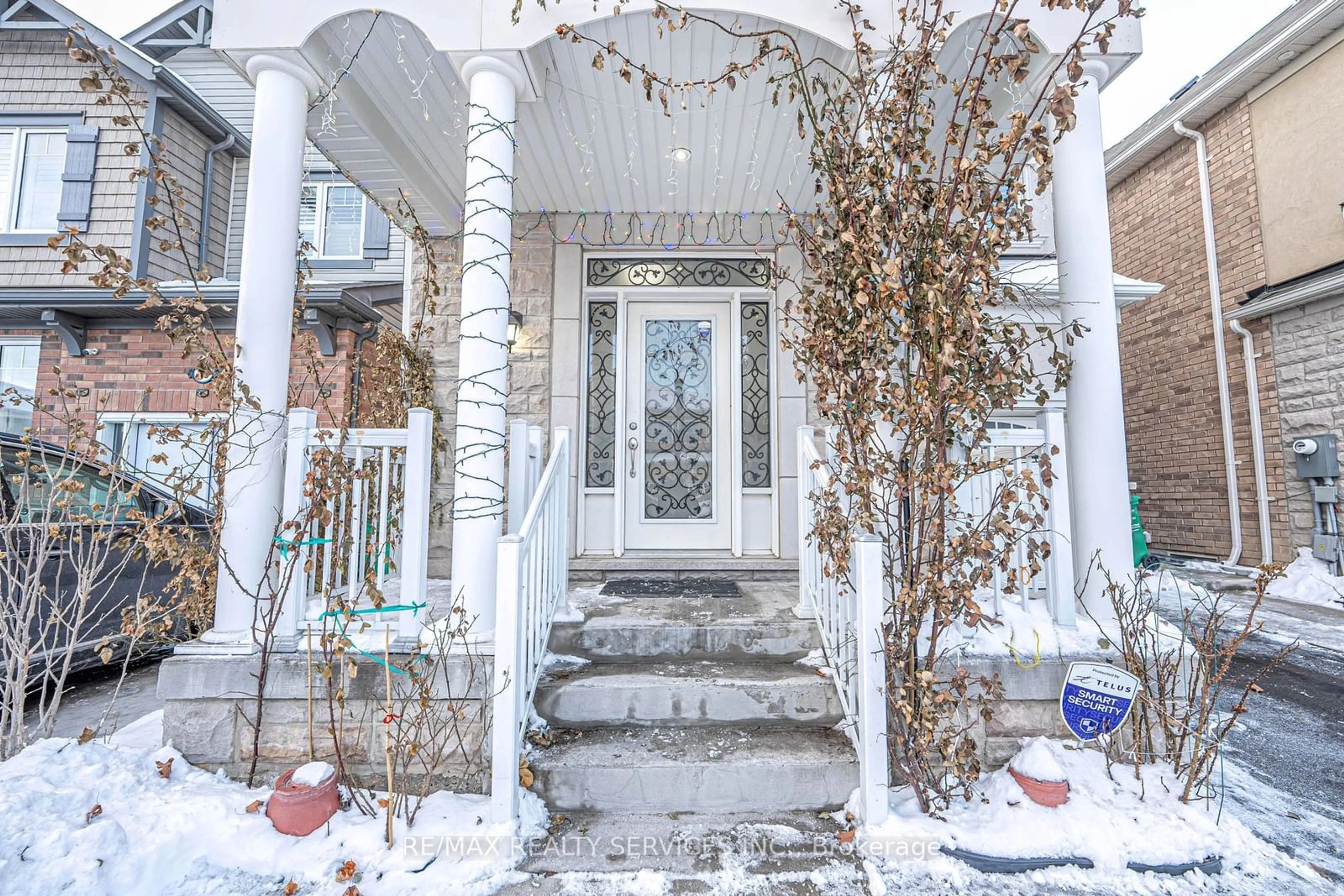 Indoor entryway for 22 Jemima Rd, Brampton Ontario L7A 4T6