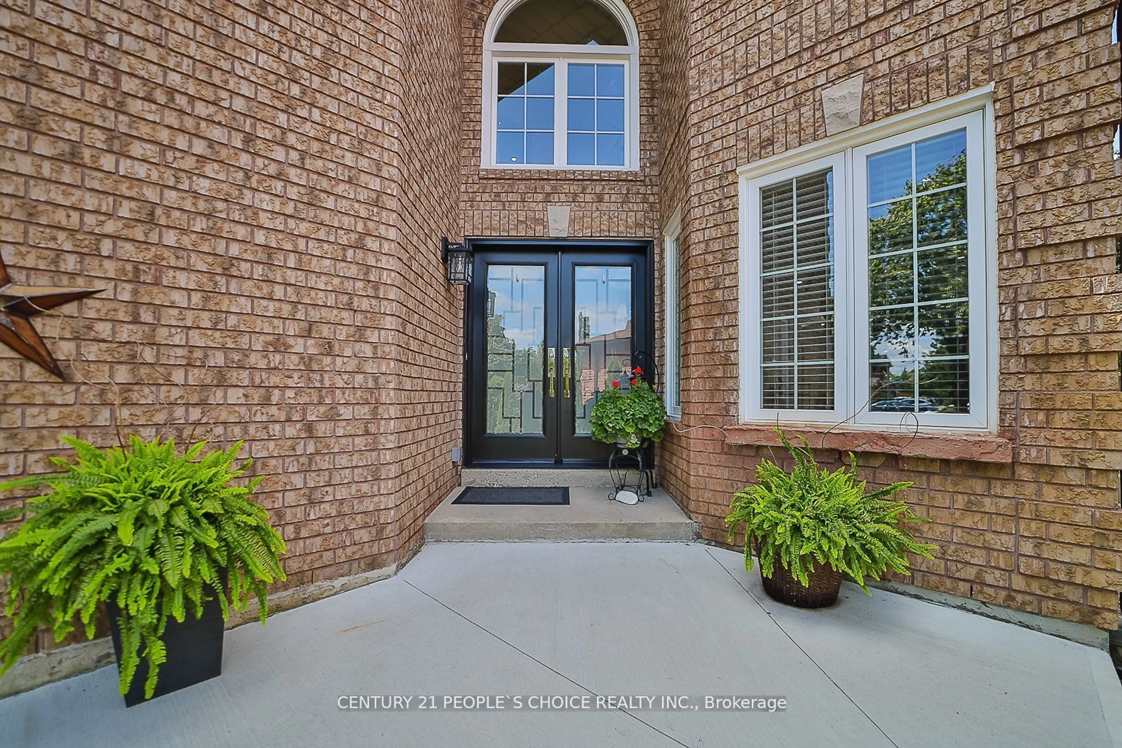 Indoor entryway for 3596 Nutcracker Dr, Mississauga Ontario L5N 6G1