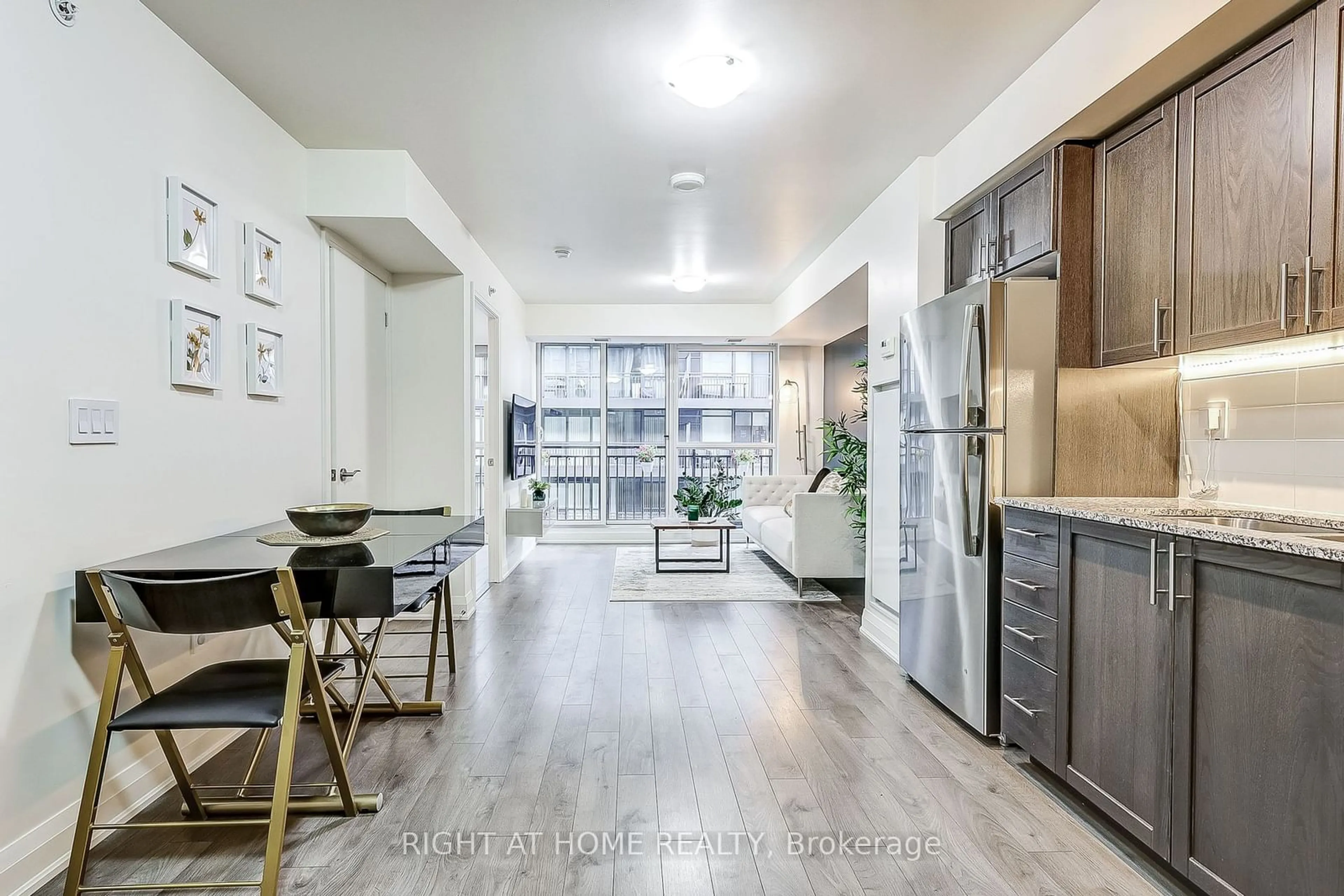 Open concept kitchen, unknown for 3091 dufferin St, Toronto Ontario M6A 0C4