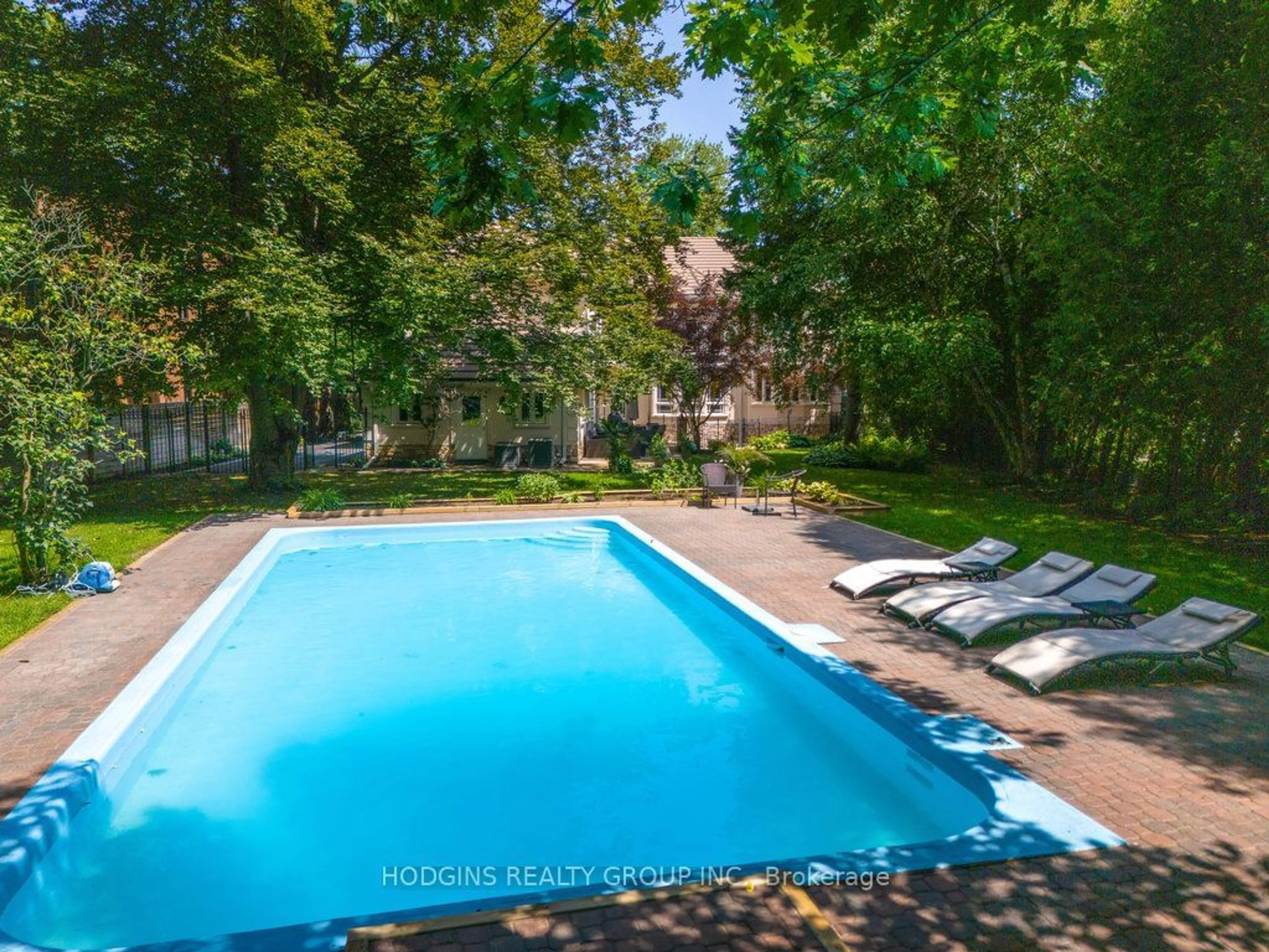 Pool for 1382 Aldo Dr, Mississauga Ontario L5H 3E9