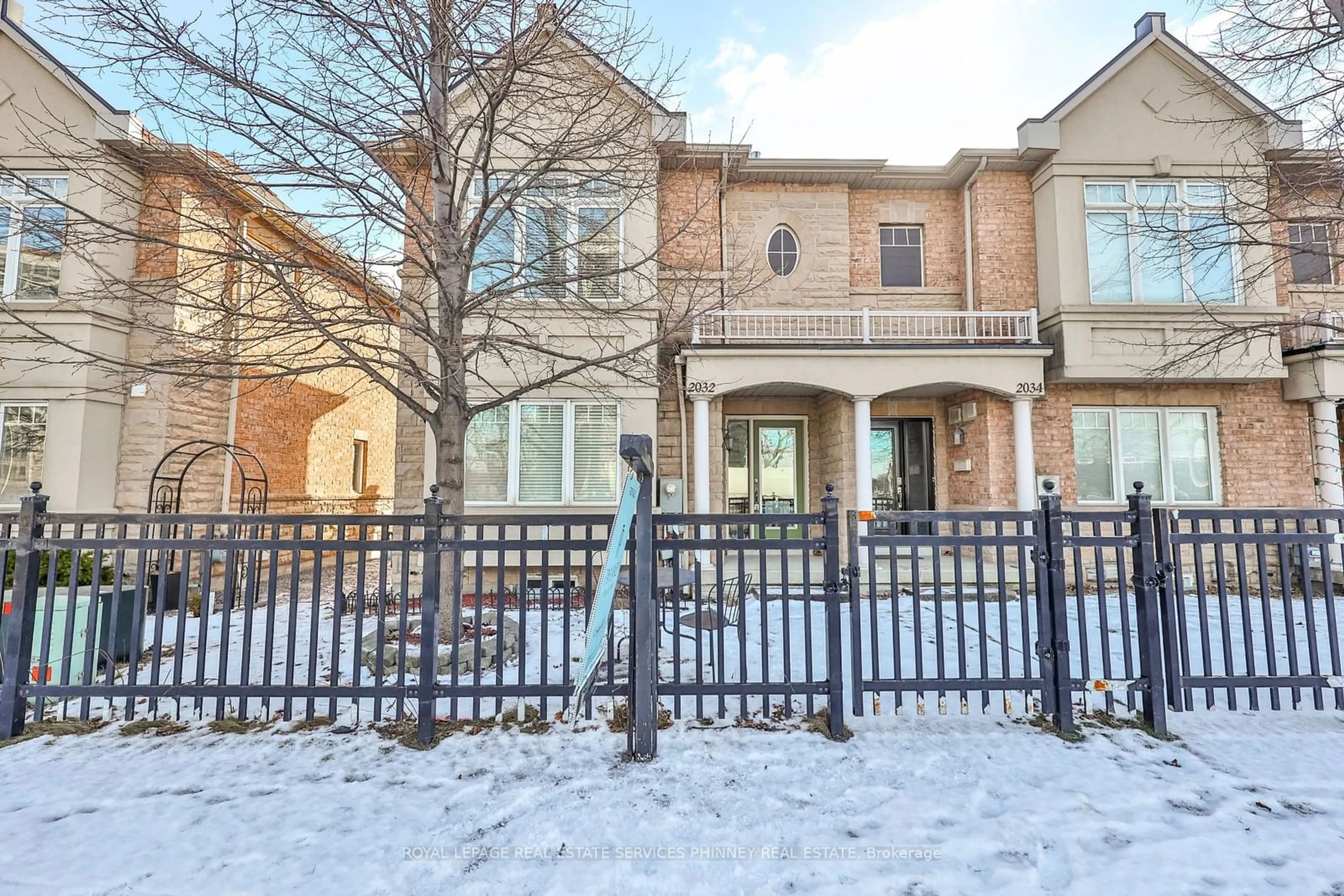 Unknown for 2032 Lakeshore Rd, Mississauga Ontario L5J 1J8