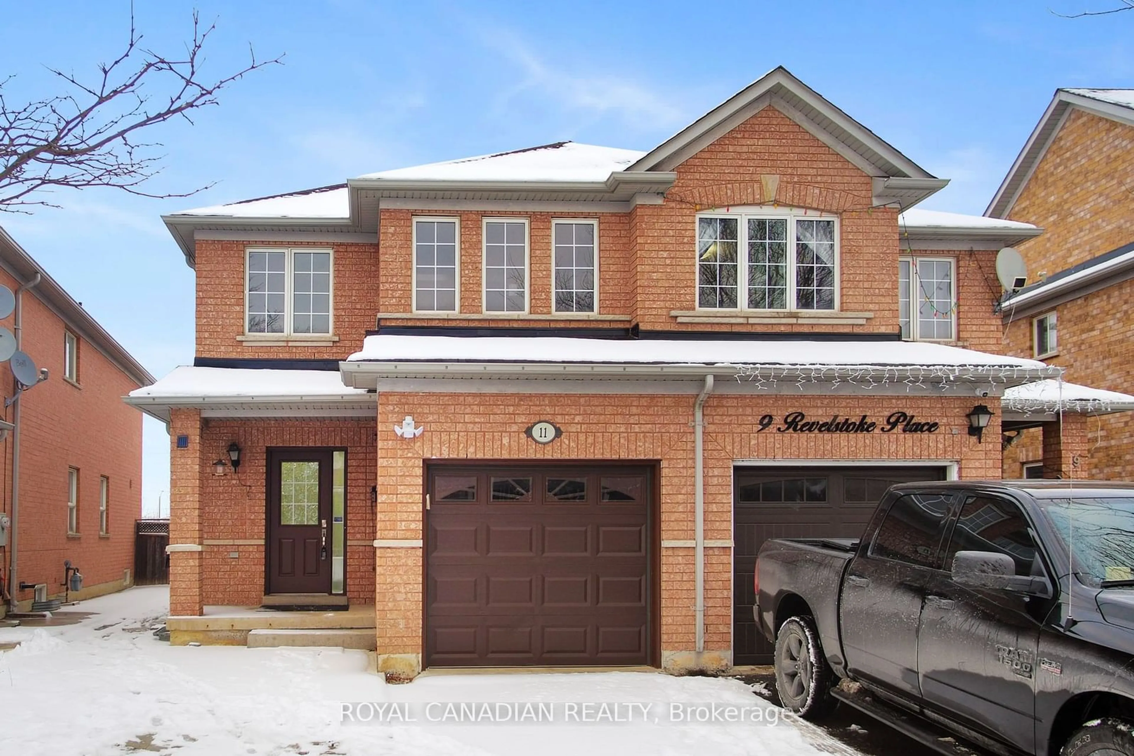 Home with brick exterior material, street for 11 Revelstoke Pl, Brampton Ontario L6R 3G3