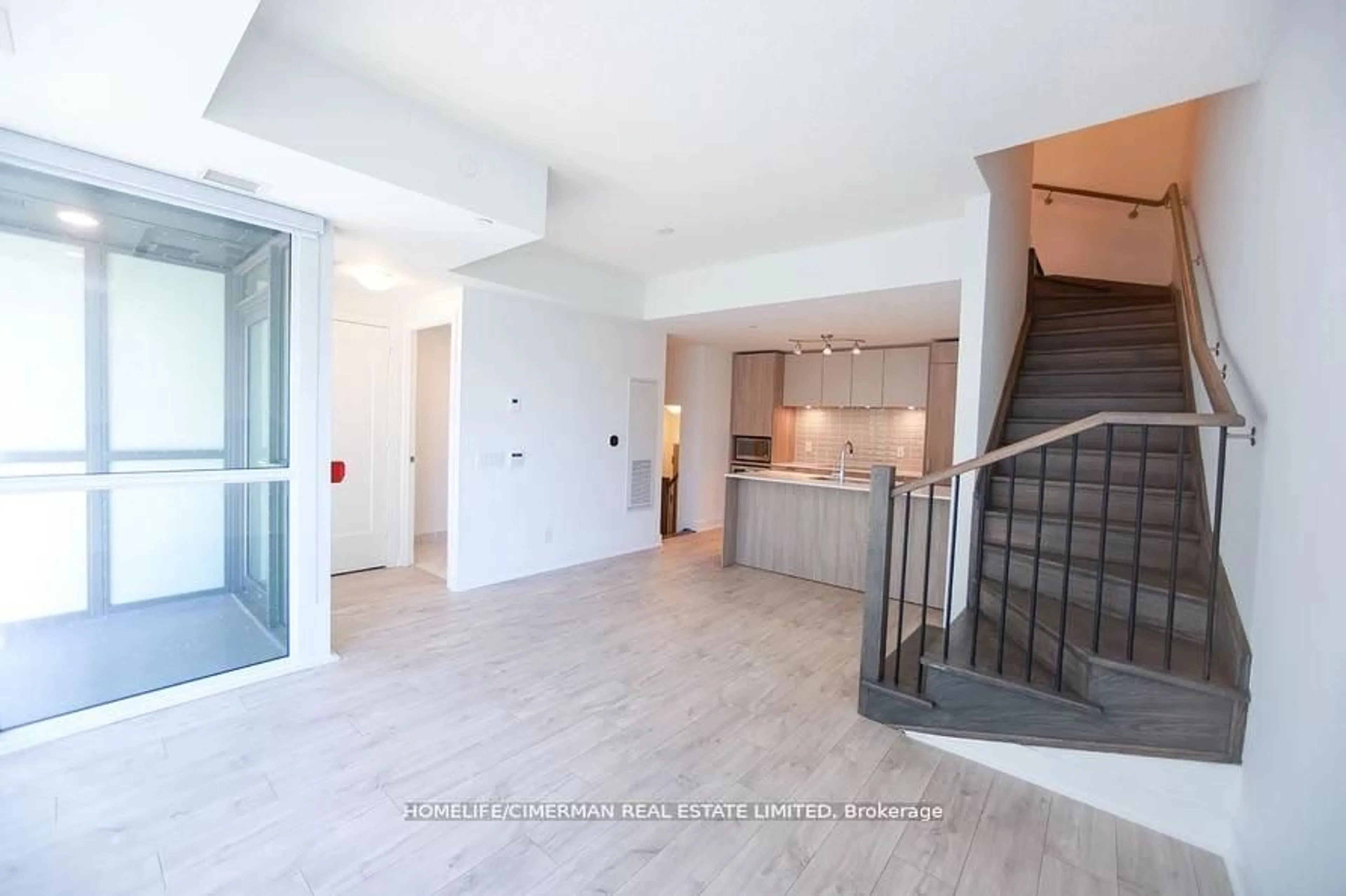 Indoor foyer for 70 Annie Craig Dr #TH102, Toronto Ontario M8V 0G2