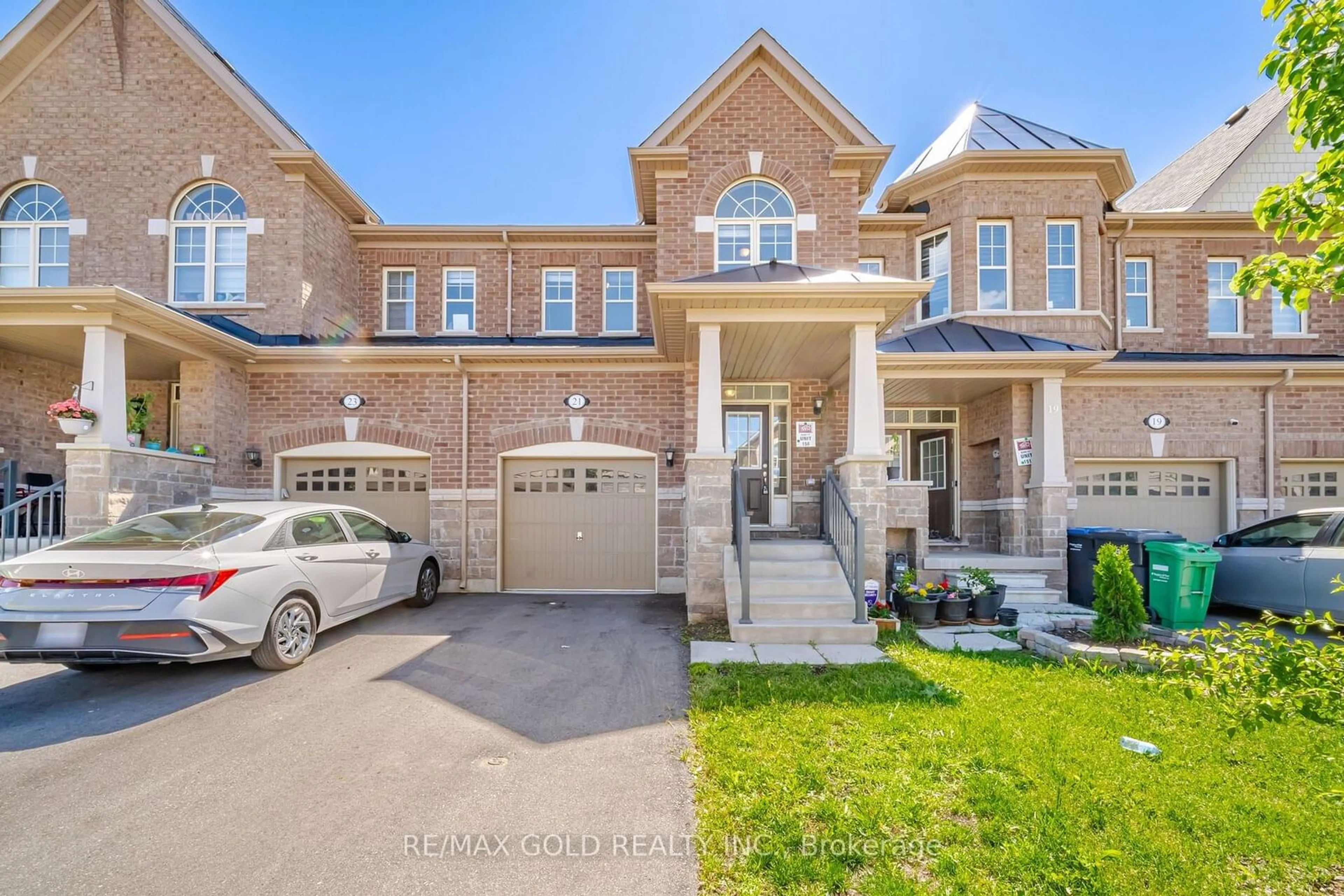 Unknown for 21 Pearman Cres, Brampton Ontario L7A 4Y8