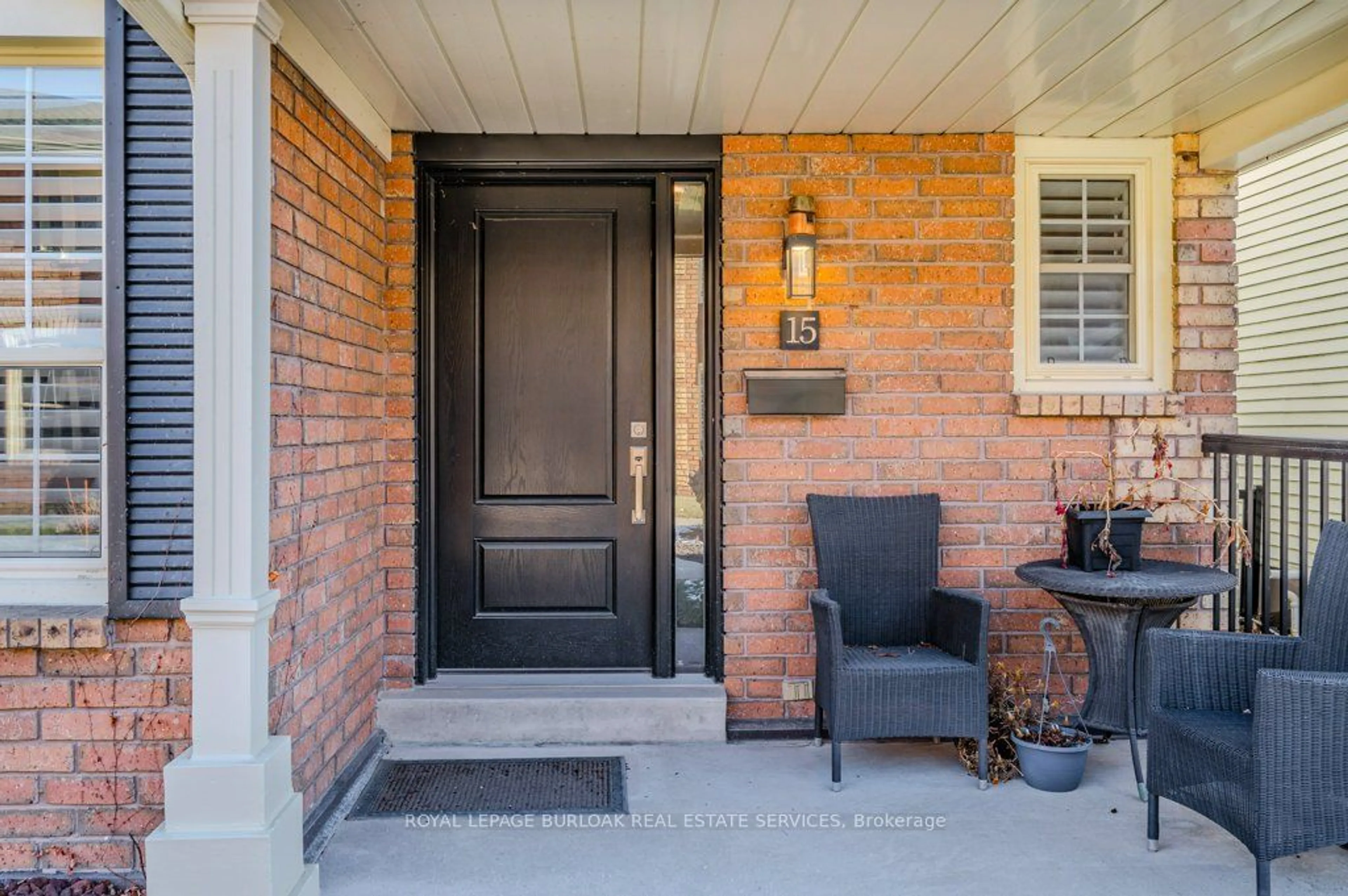 Indoor entryway for 955 King Rd #15, Burlington Ontario L7T 4J6