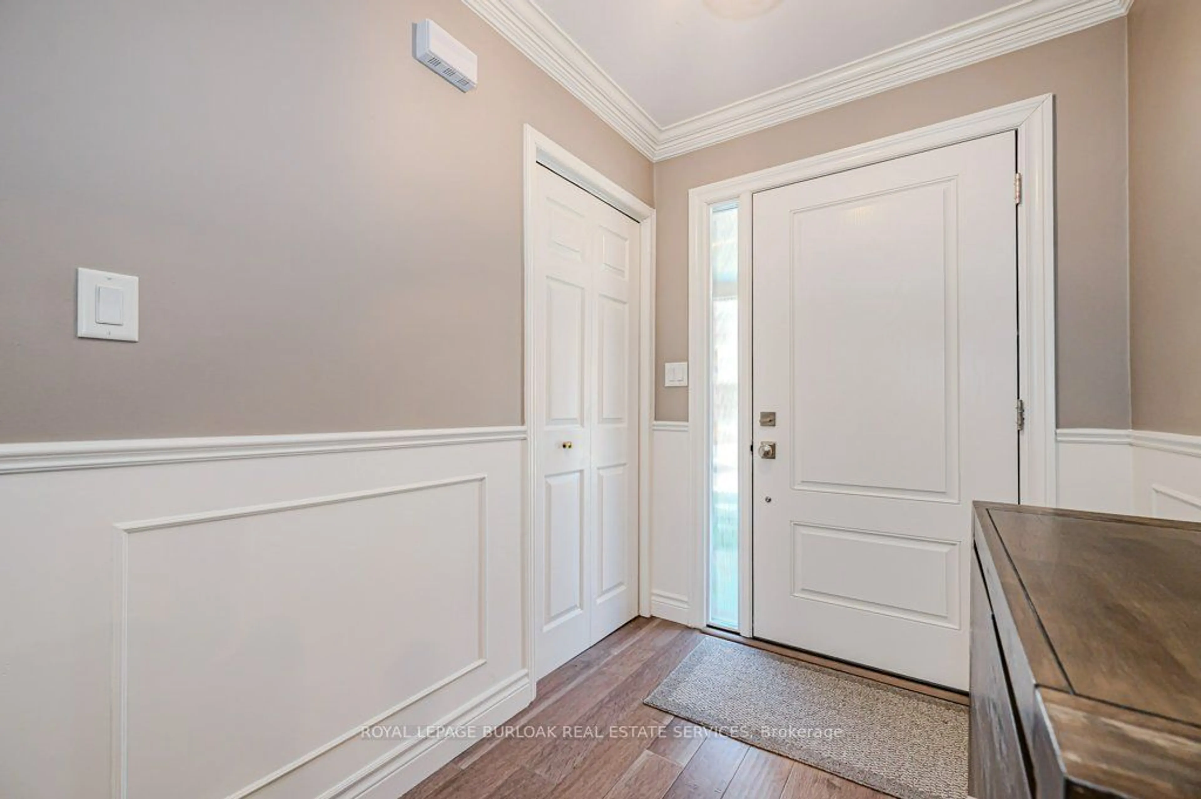 Indoor entryway for 955 King Rd #15, Burlington Ontario L7T 4J6