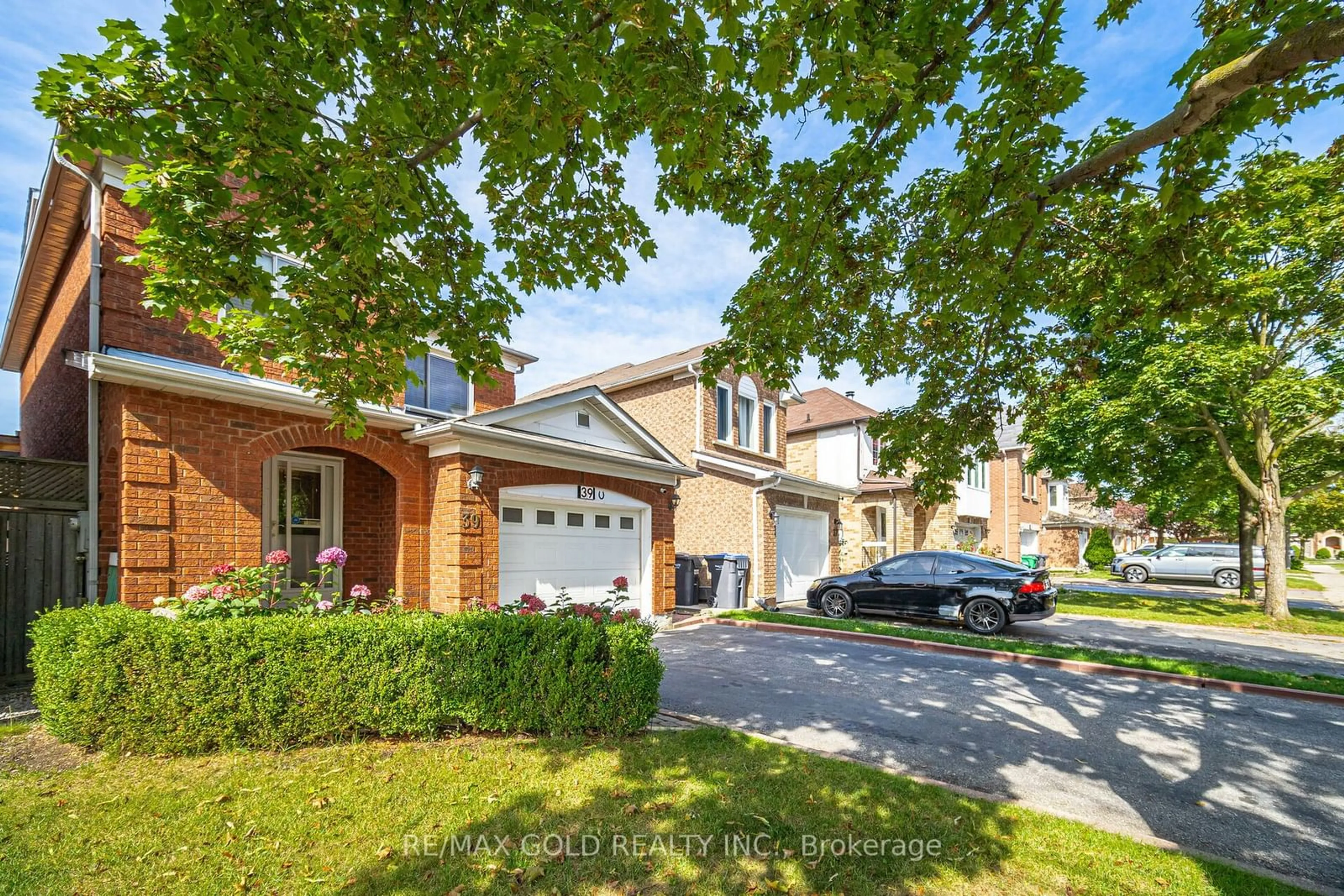 Home with brick exterior material, street for 39 Horned Owl Dr, Brampton Ontario L6R 1C6