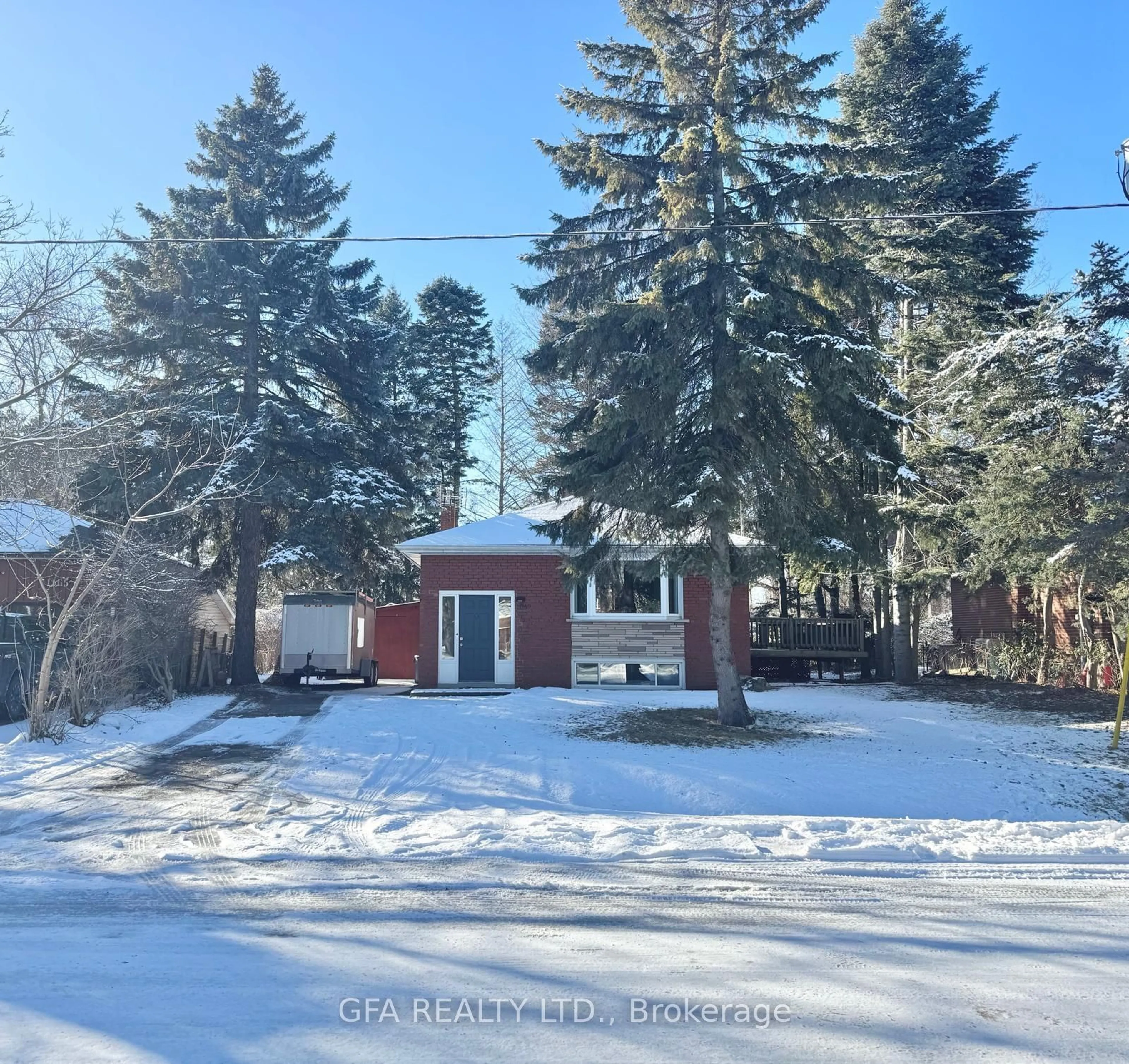 A pic from outside/outdoor area/front of a property/back of a property/a pic from drone, street for 1169 Cynthia Lane, Oakville Ontario L6J 2W2