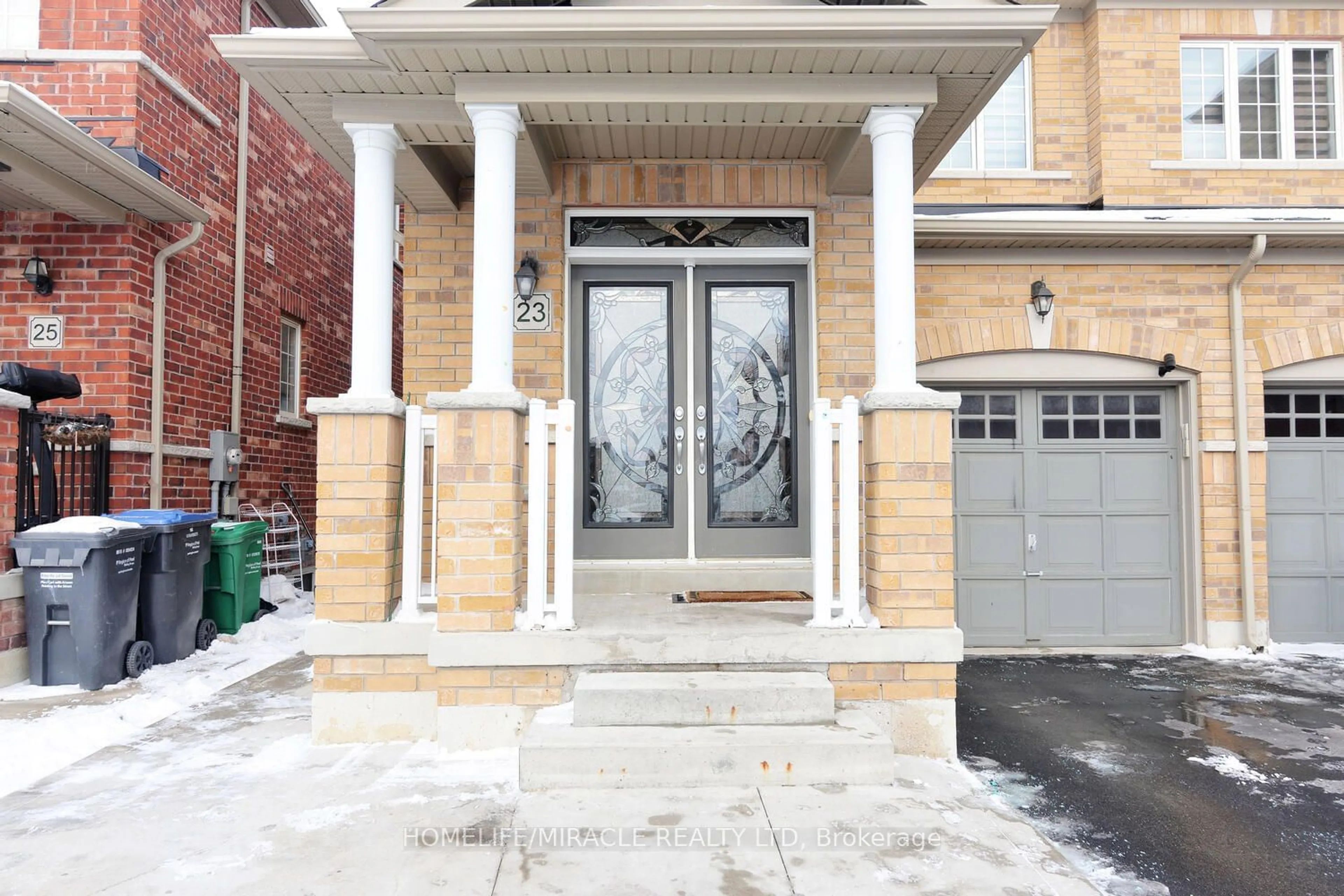 Indoor entryway for 23 Falling Leaf Dr, Caledon Ontario L7C 3Z4