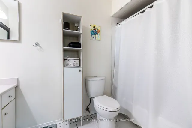 Additional property image - 2004 Glenada Cres Unit 24