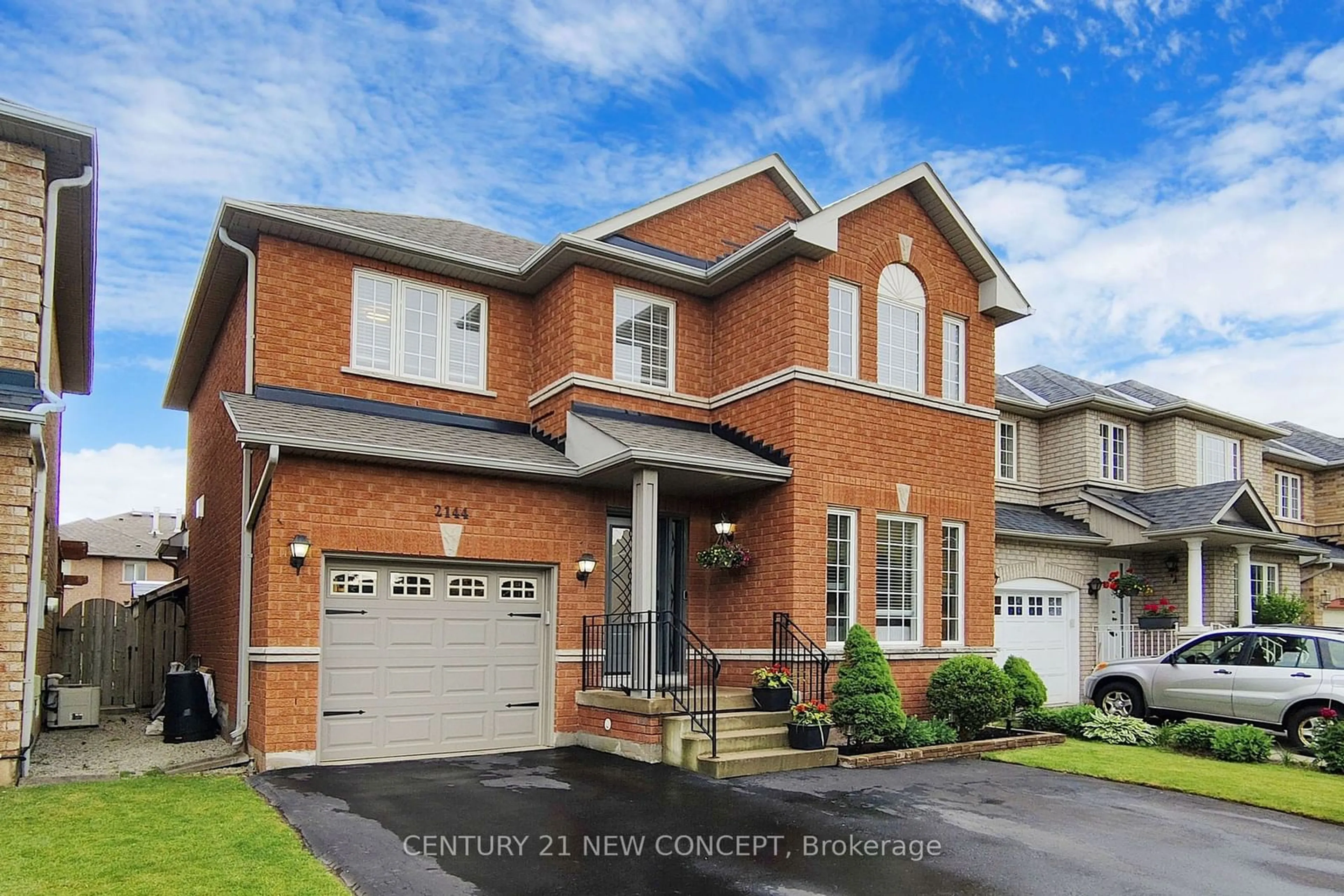 Home with brick exterior material, street for 2144 Golden Orchard Tr, Oakville Ontario L6M 3W8