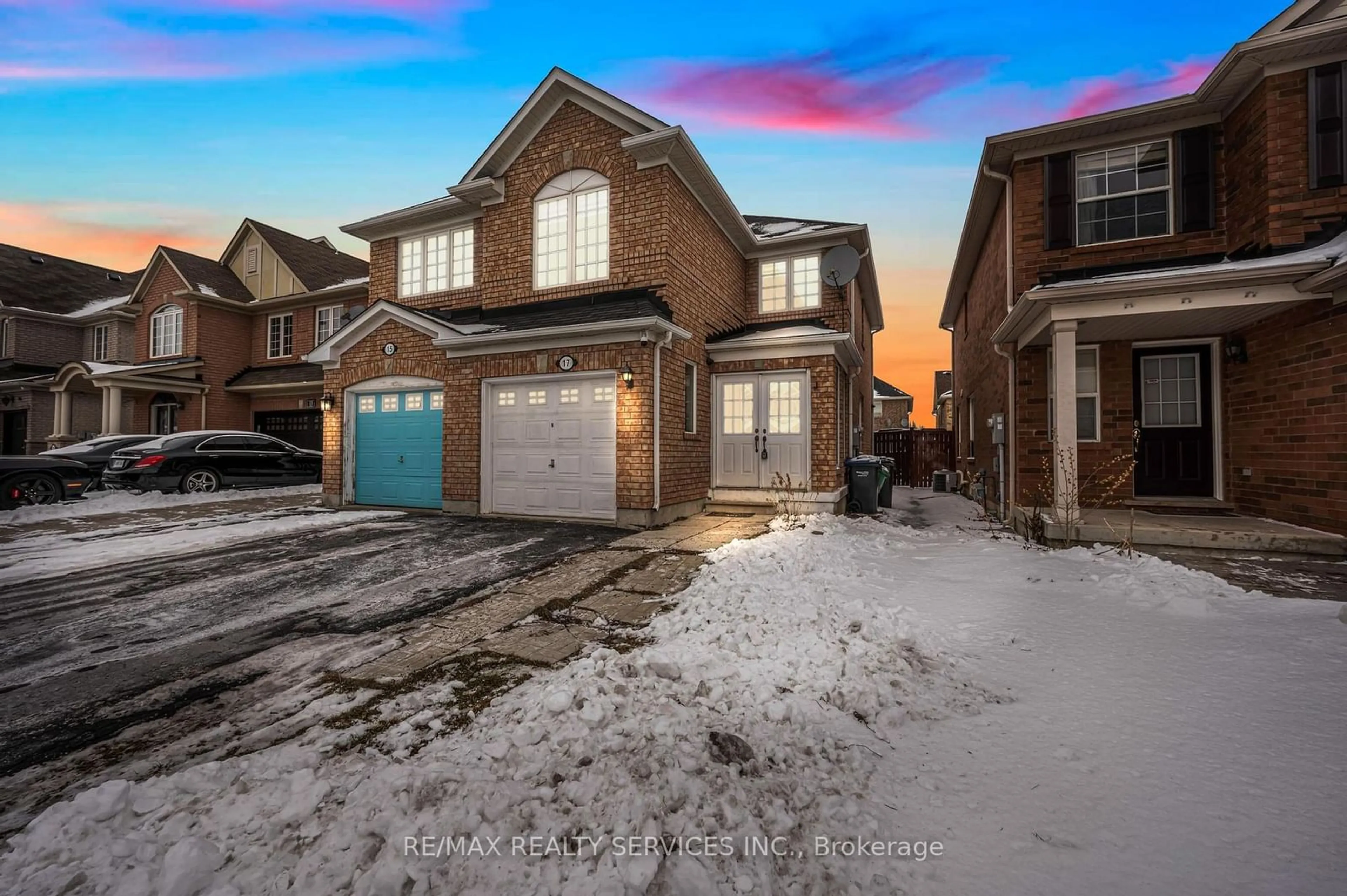 A pic from outside/outdoor area/front of a property/back of a property/a pic from drone, street for 17 Levida St, Brampton Ontario L6P 2Y6