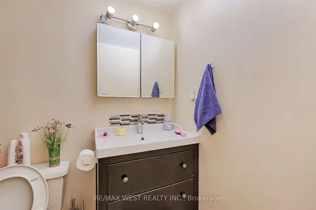 Additional property image - 10 Martha Eaton Way Unit 1801