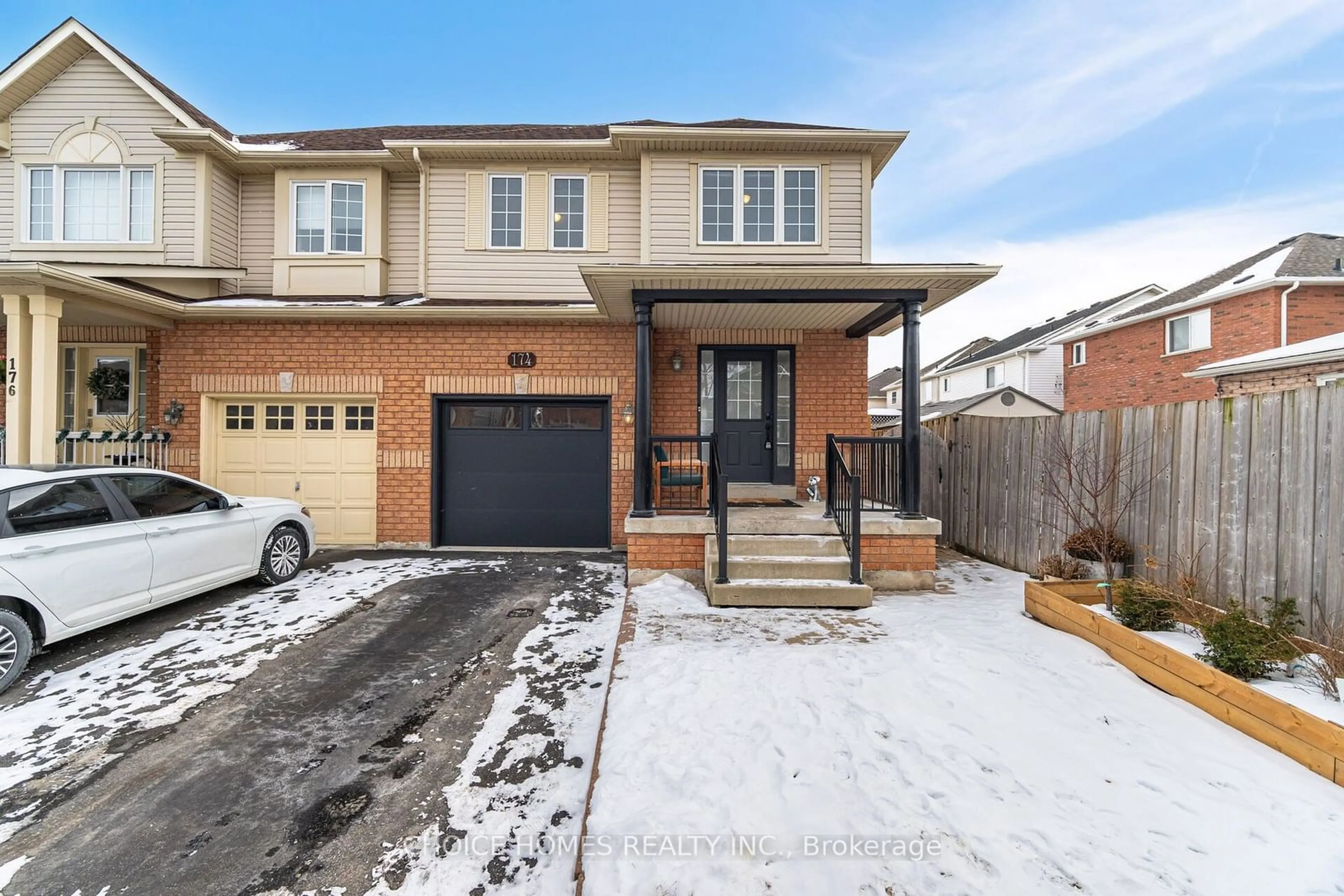 Home with brick exterior material, street for 174 Sherwood Rd, Milton Ontario L9T 6B8