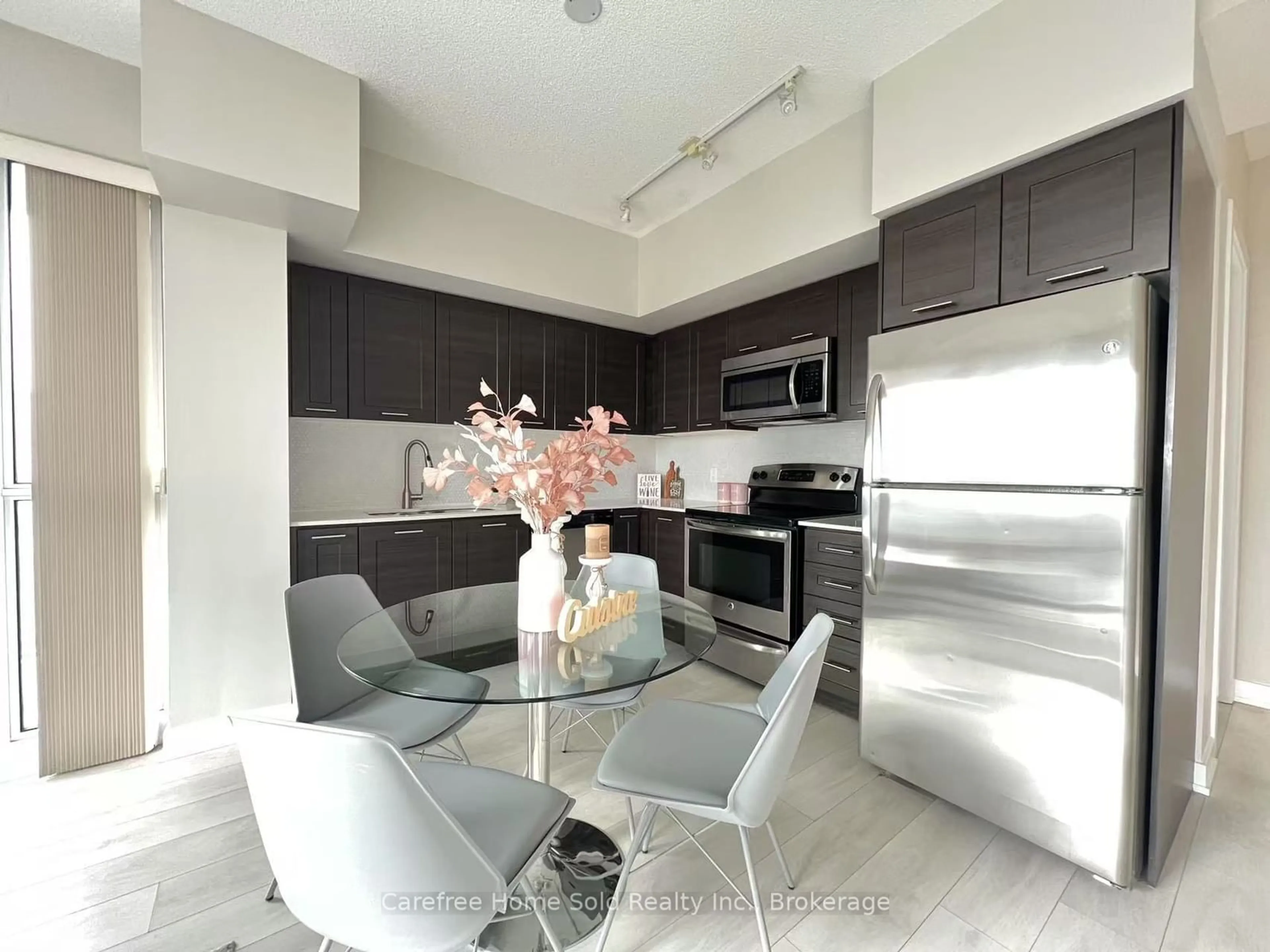 Open concept kitchen, unknown for 2220 Lake Shore Blvd #2102, Toronto Ontario M8V 0C1