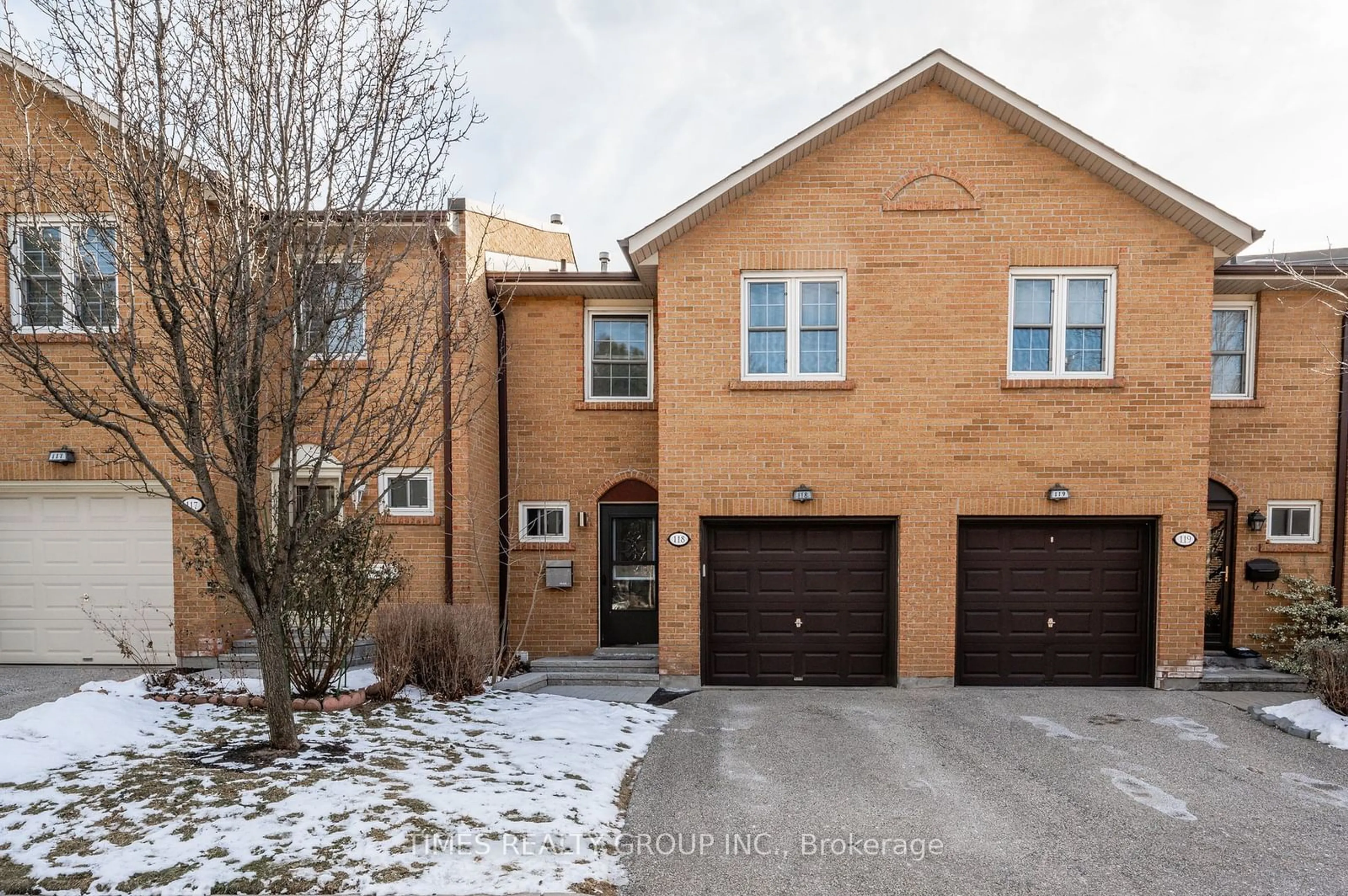 Home with brick exterior material, street for 2120 Rathburn Rd #118, Mississauga Ontario L4W 2S8