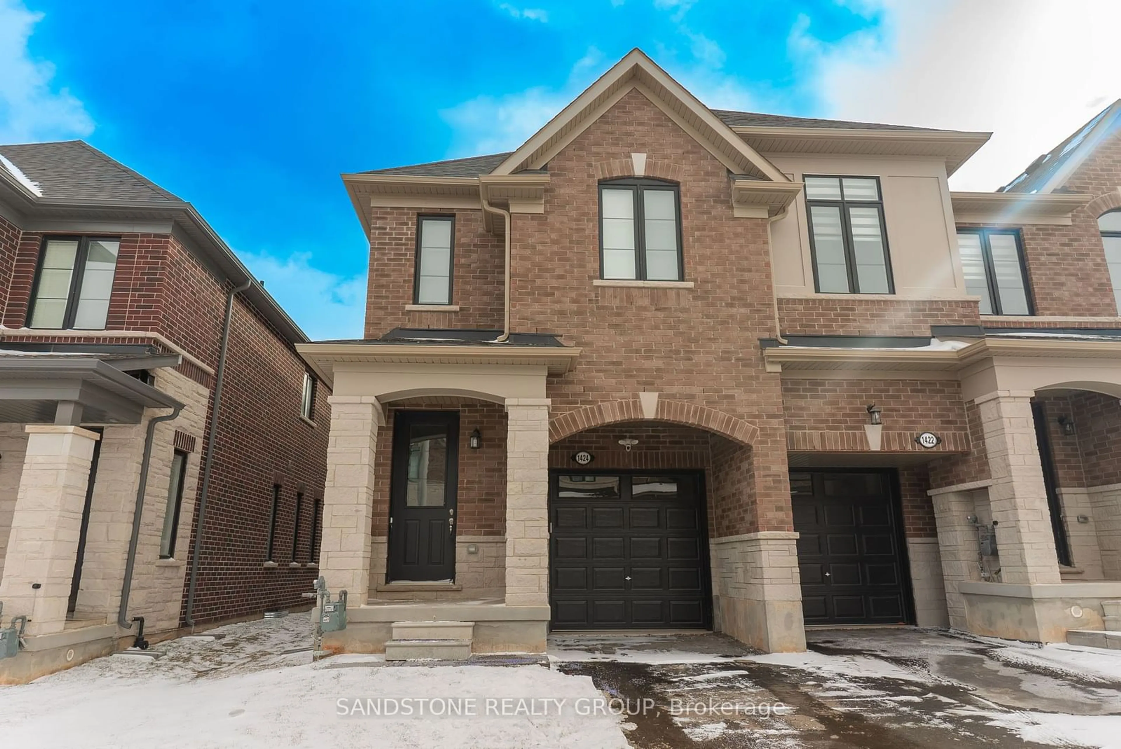 Home with brick exterior material, street for 1424 Almonte Dr, Burlington Ontario L7P 0V8