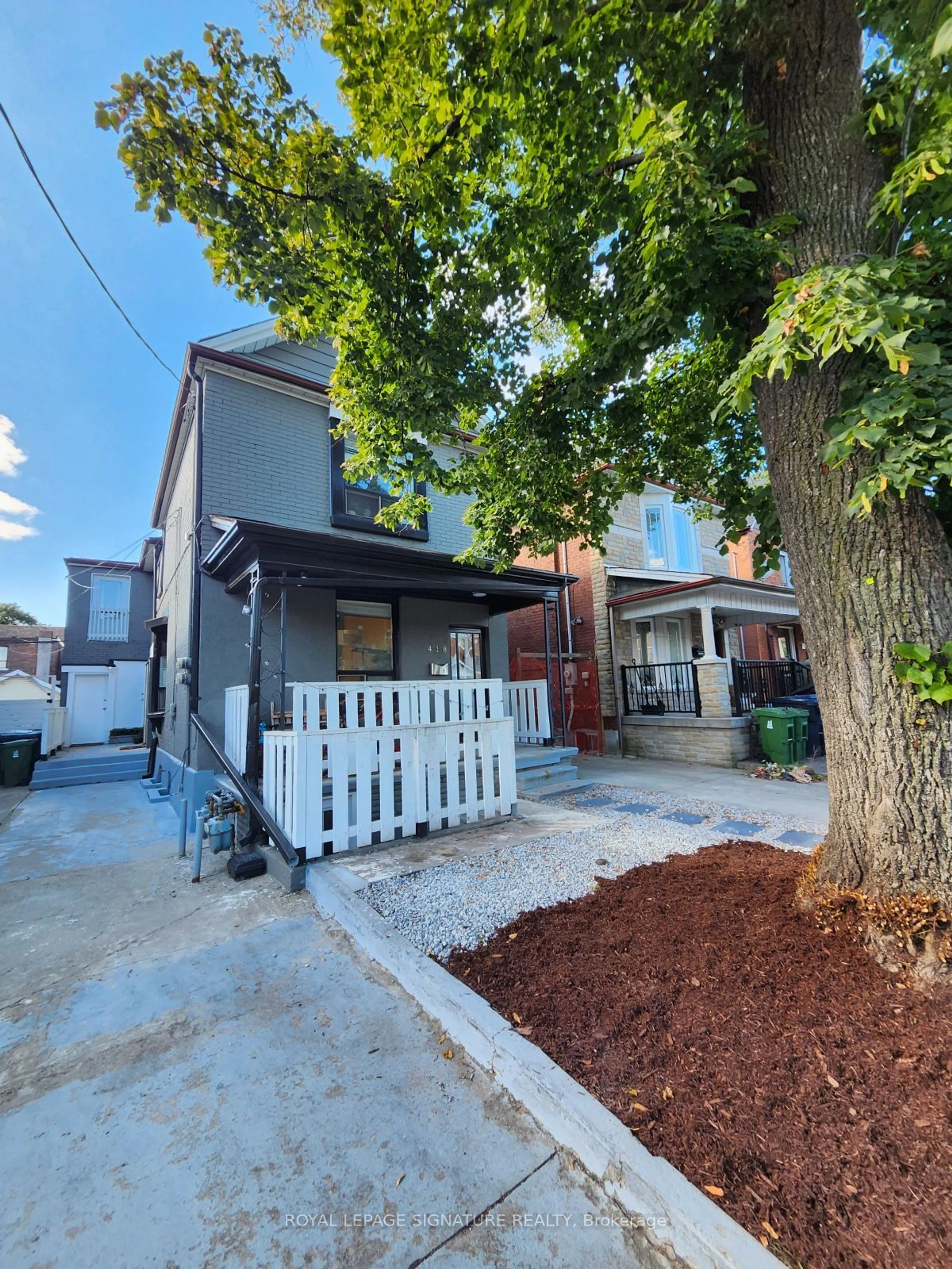 A pic from outside/outdoor area/front of a property/back of a property/a pic from drone, street for 418 Margueretta St, Toronto Ontario M6H 3S5