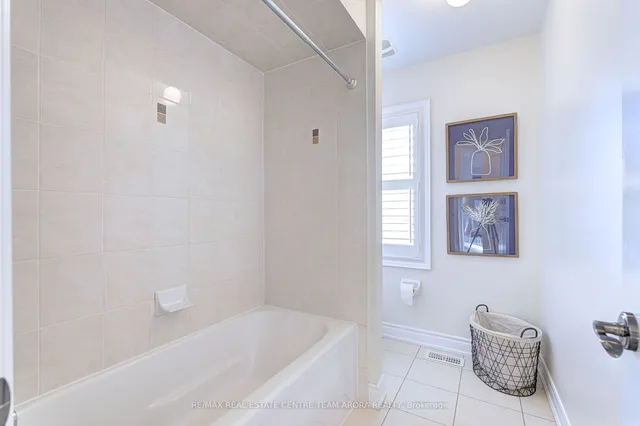 Additional property image - 29 Ladbrook Cres