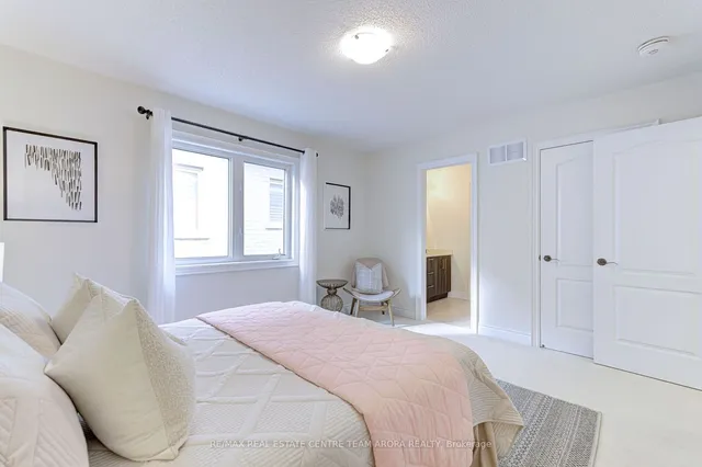 Additional property image - 29 Ladbrook Cres