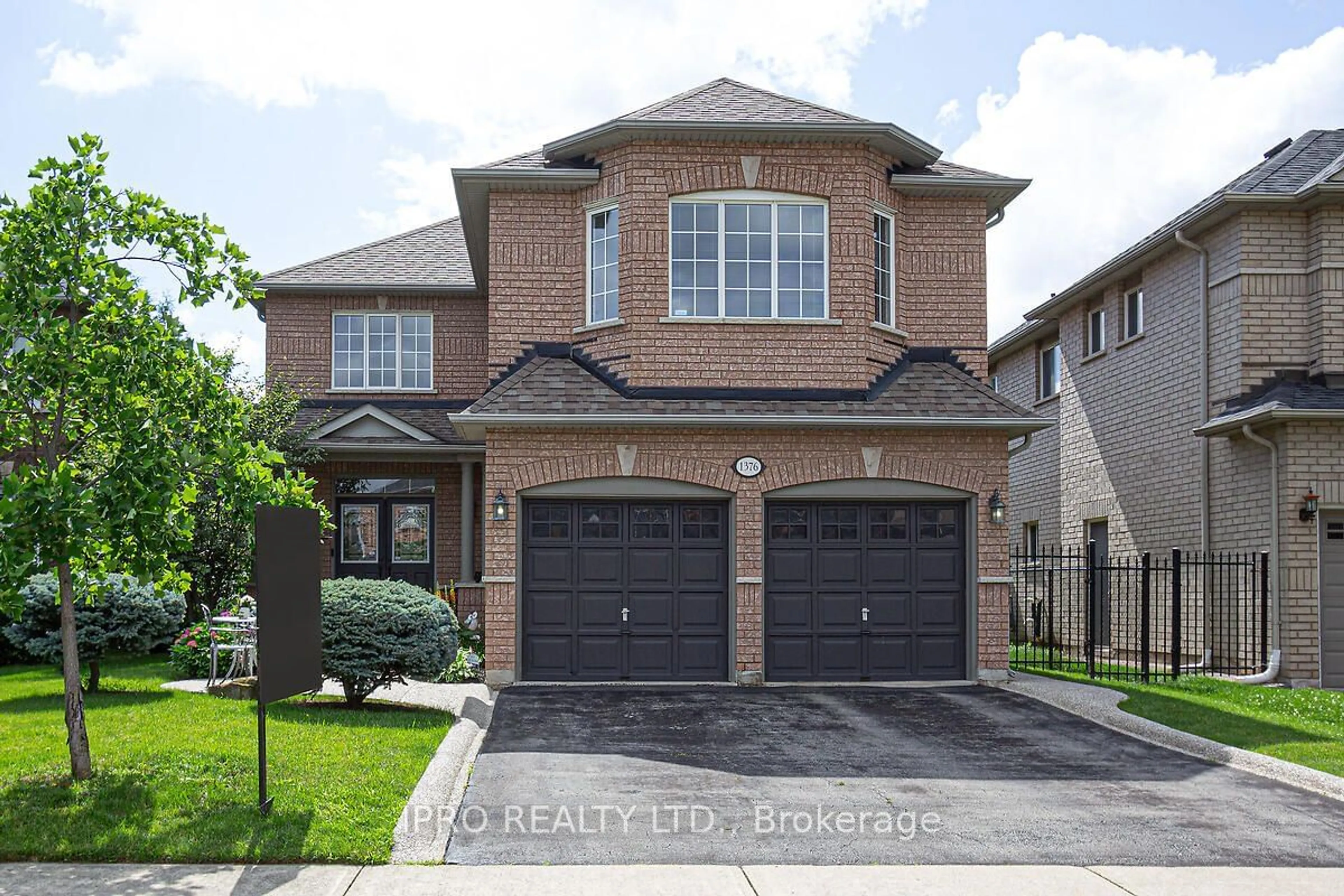 Home with brick exterior material, street for 1376 Kingsgrove Pl, Oakville Ontario L6M 3V9