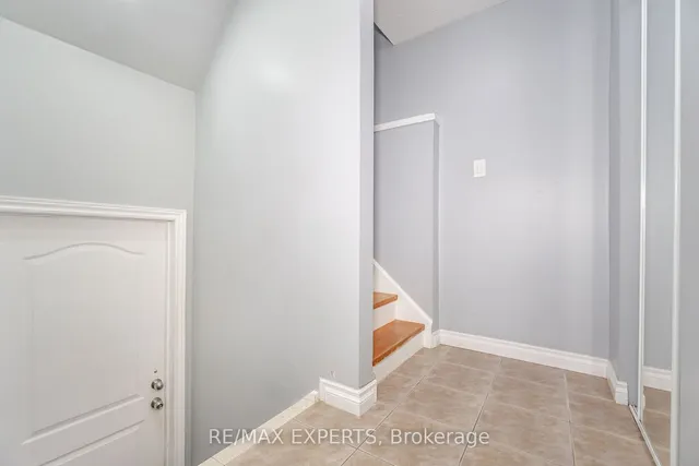 Additional property image - 9 Grand River Crt