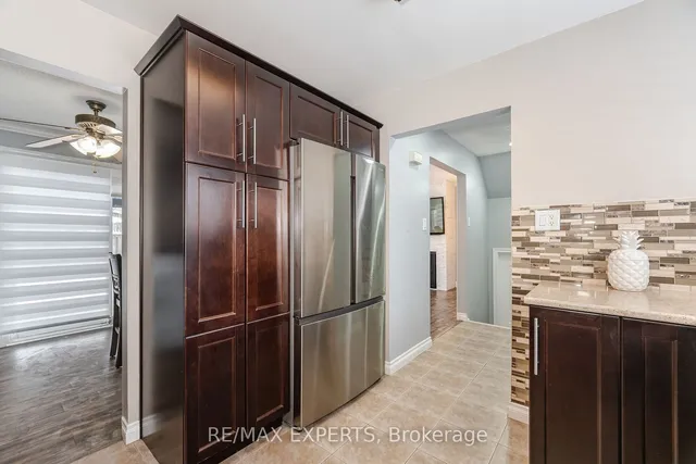 Additional property image - 9 Grand River Crt