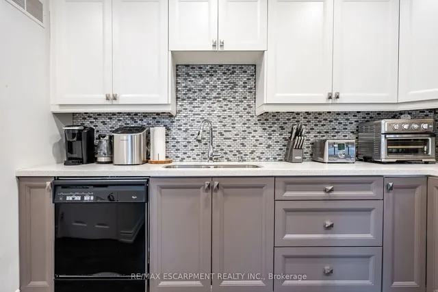 Additional property image - 2027 BLUEFIELDS Dr Unit 5