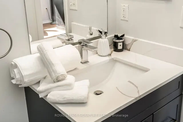 Additional property image - 4950 Albina Way Unit 40