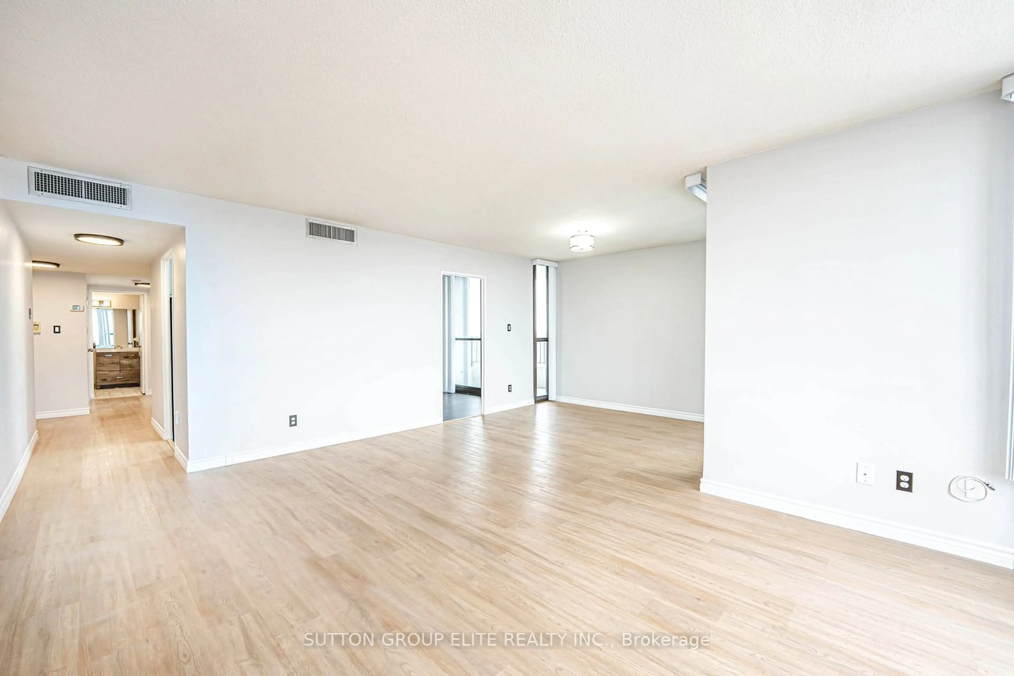 A pic of a room for 1333 Bloor St #1517, Mississauga Ontario L4Y 3T6