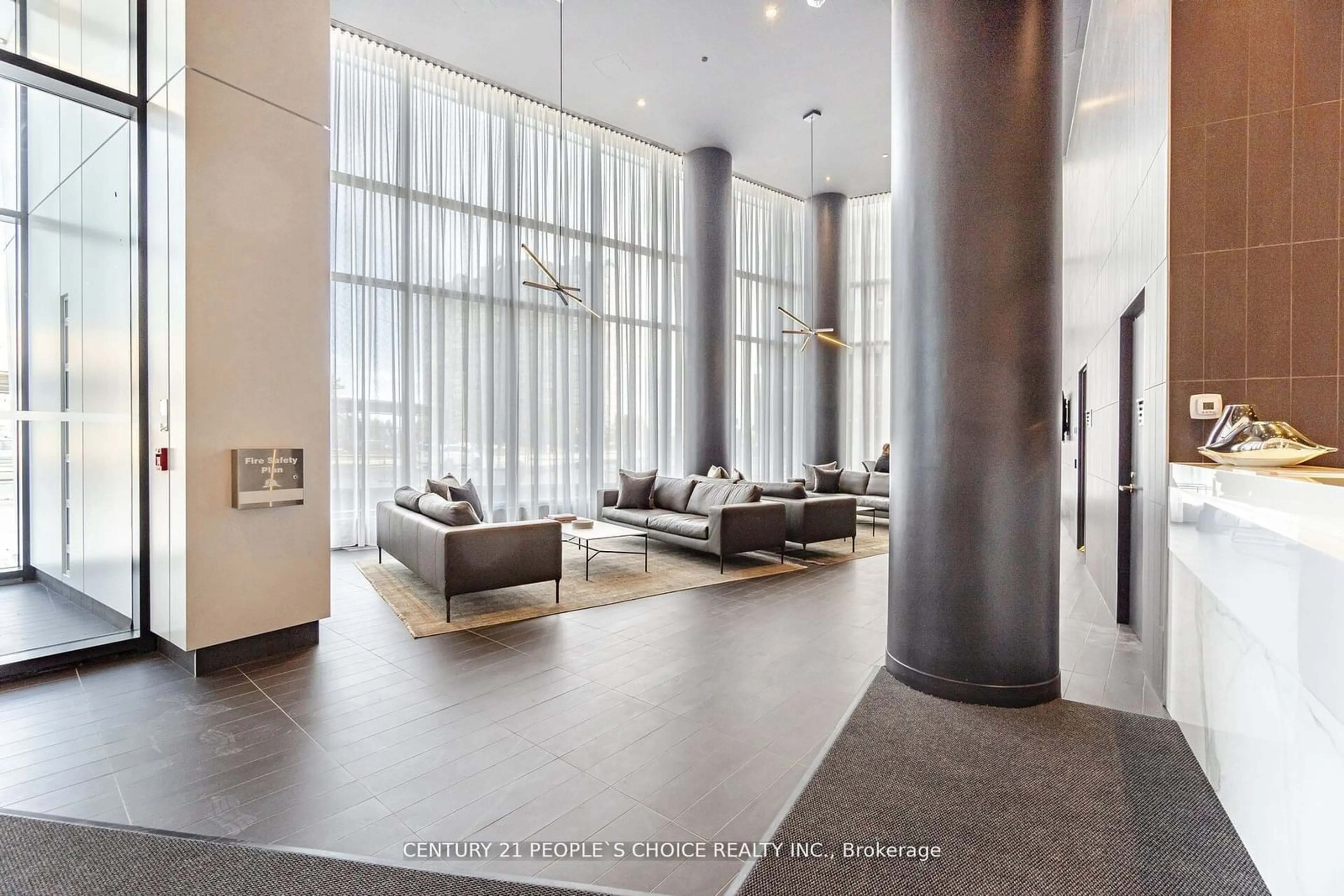 Indoor foyer for 3900 Confederation Pkwy #6014, Mississauga Ontario L5B 0M3