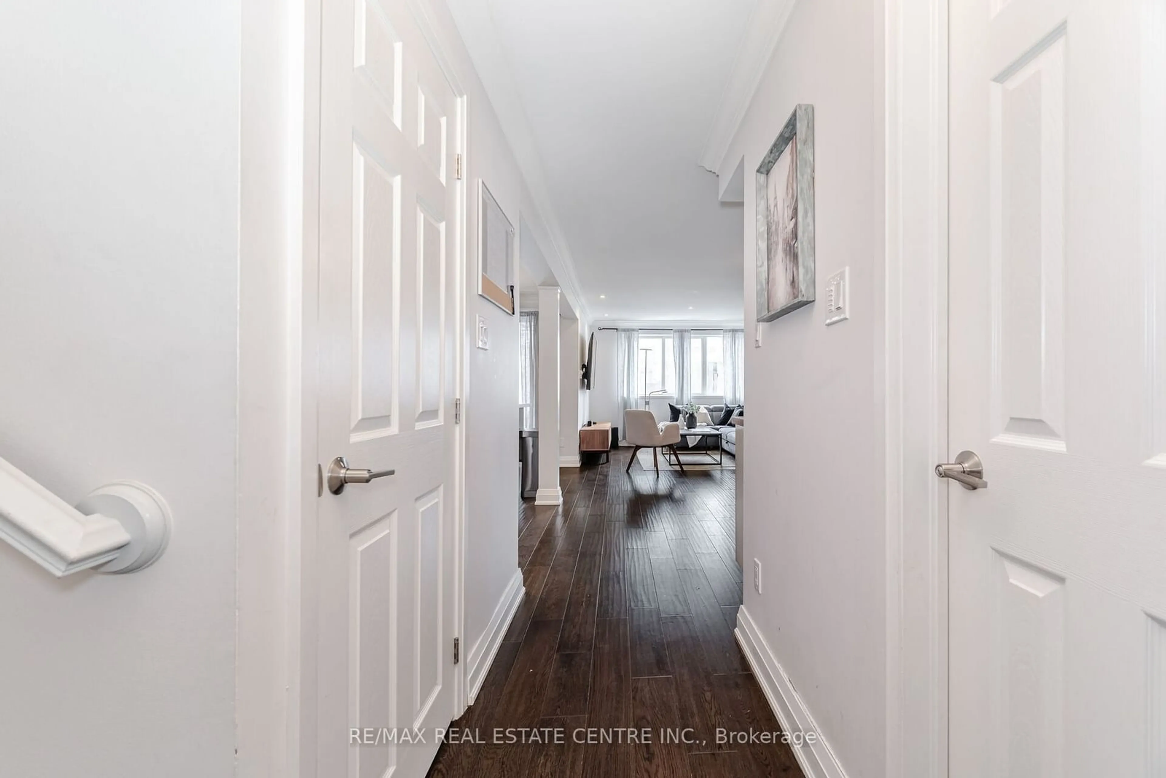 Indoor entryway for 2170 Bromsgrove Rd #23, Mississauga Ontario L5J 4J2