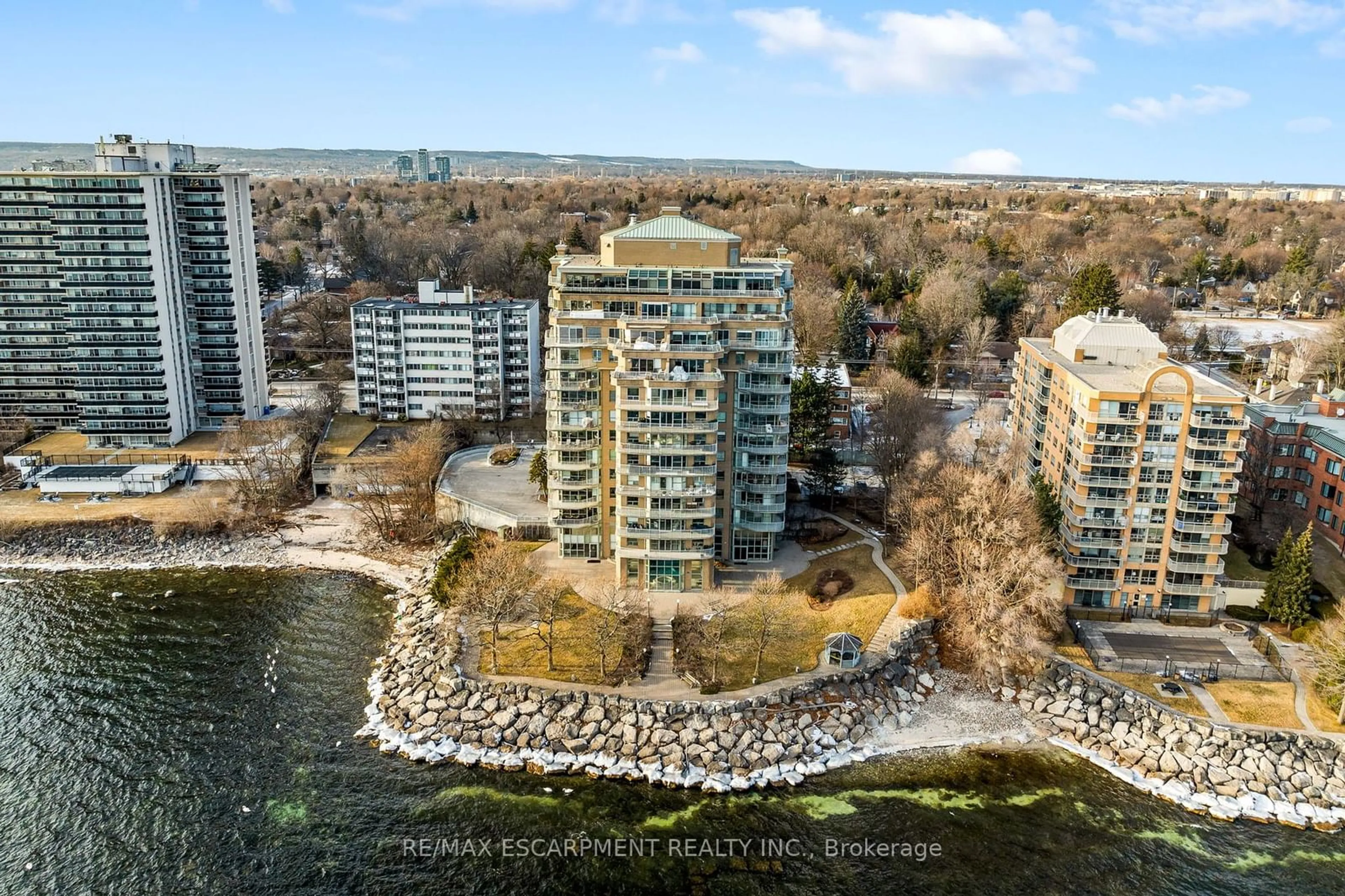 A pic from outside/outdoor area/front of a property/back of a property/a pic from drone, water/lake/river/ocean view for 2190 Lakeshore Rd #403, Burlington Ontario L7R 4K1